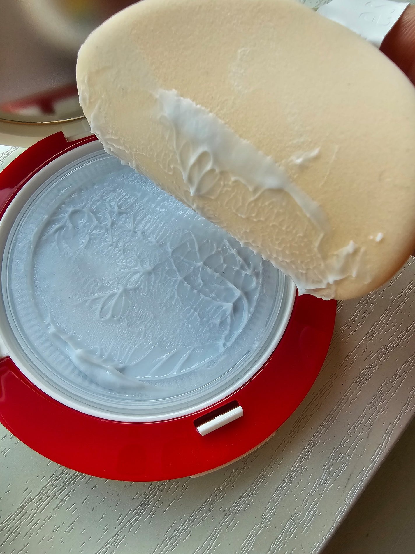 ビーベルベット セバムカットクッション/espoir/プレストパウダーを使ったクチコミ(2枚目)