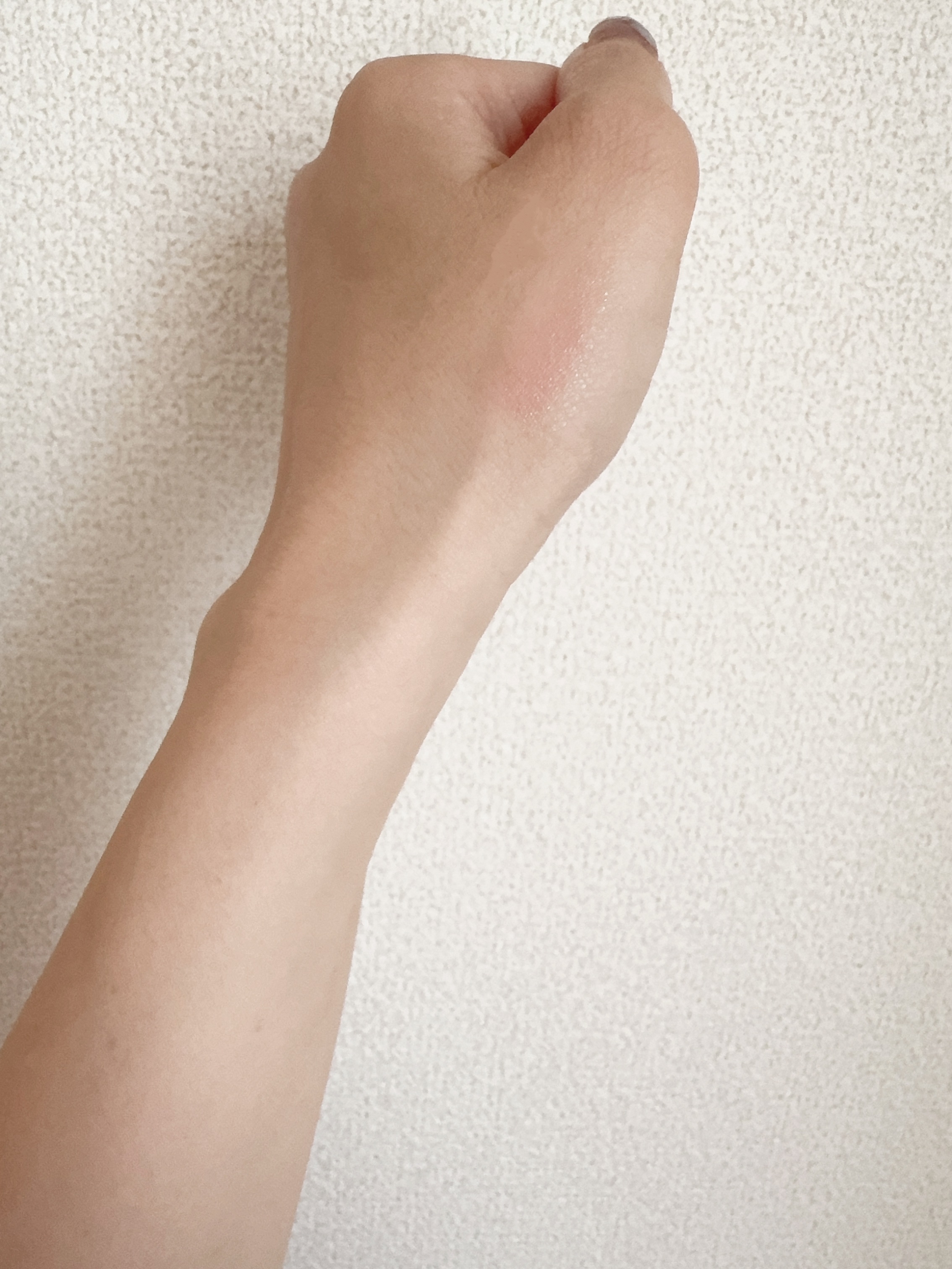 プラダ ライト グローイング リップバーム/PRADA BEAUTY/リップバームを使ったクチコミ（2枚目）