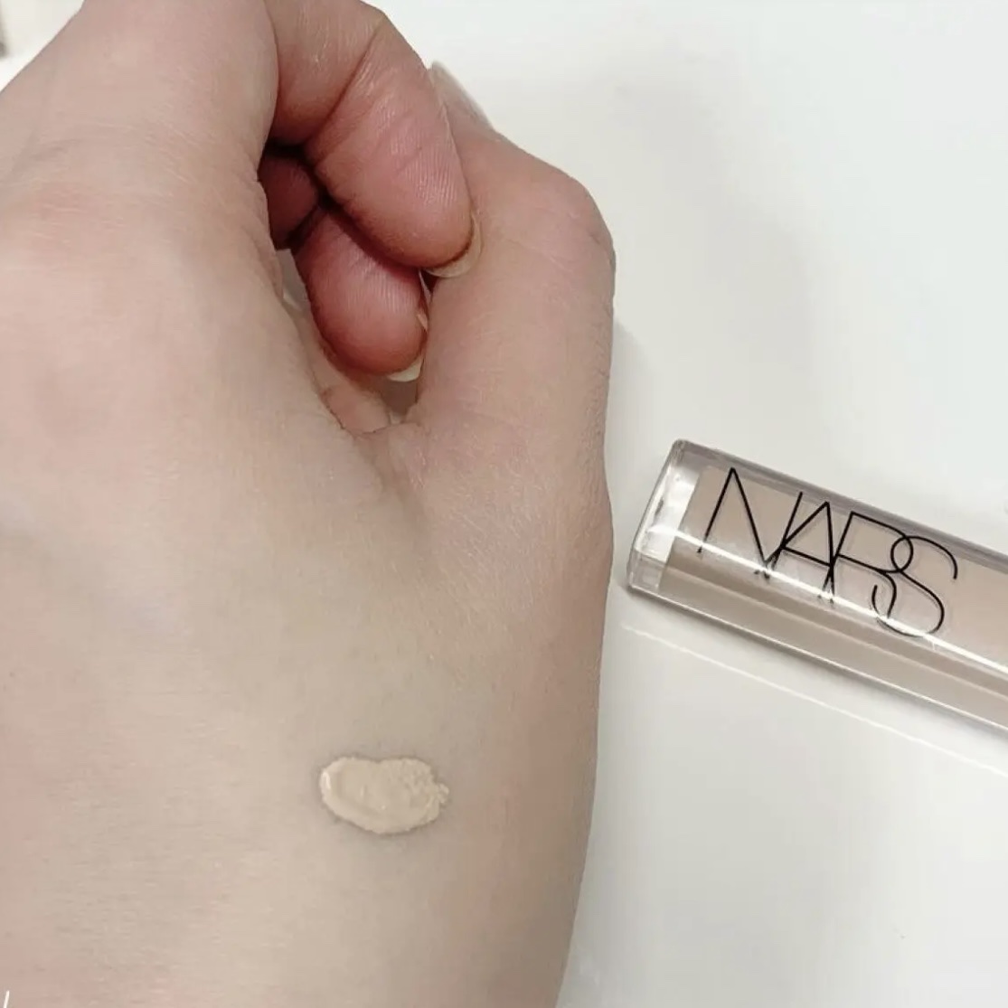 ラディアントクリーミーコンシーラー/NARS/リキッドコンシーラーを使ったクチコミ（2枚目）