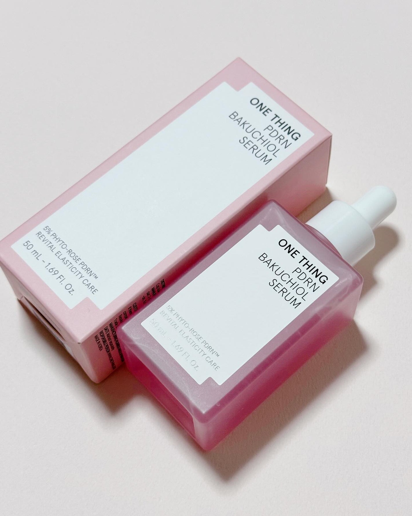 MOON on LIPS 「🩷🤍🩷🤍🩷🤍ONETHING@onething_officia..」(1枚目)