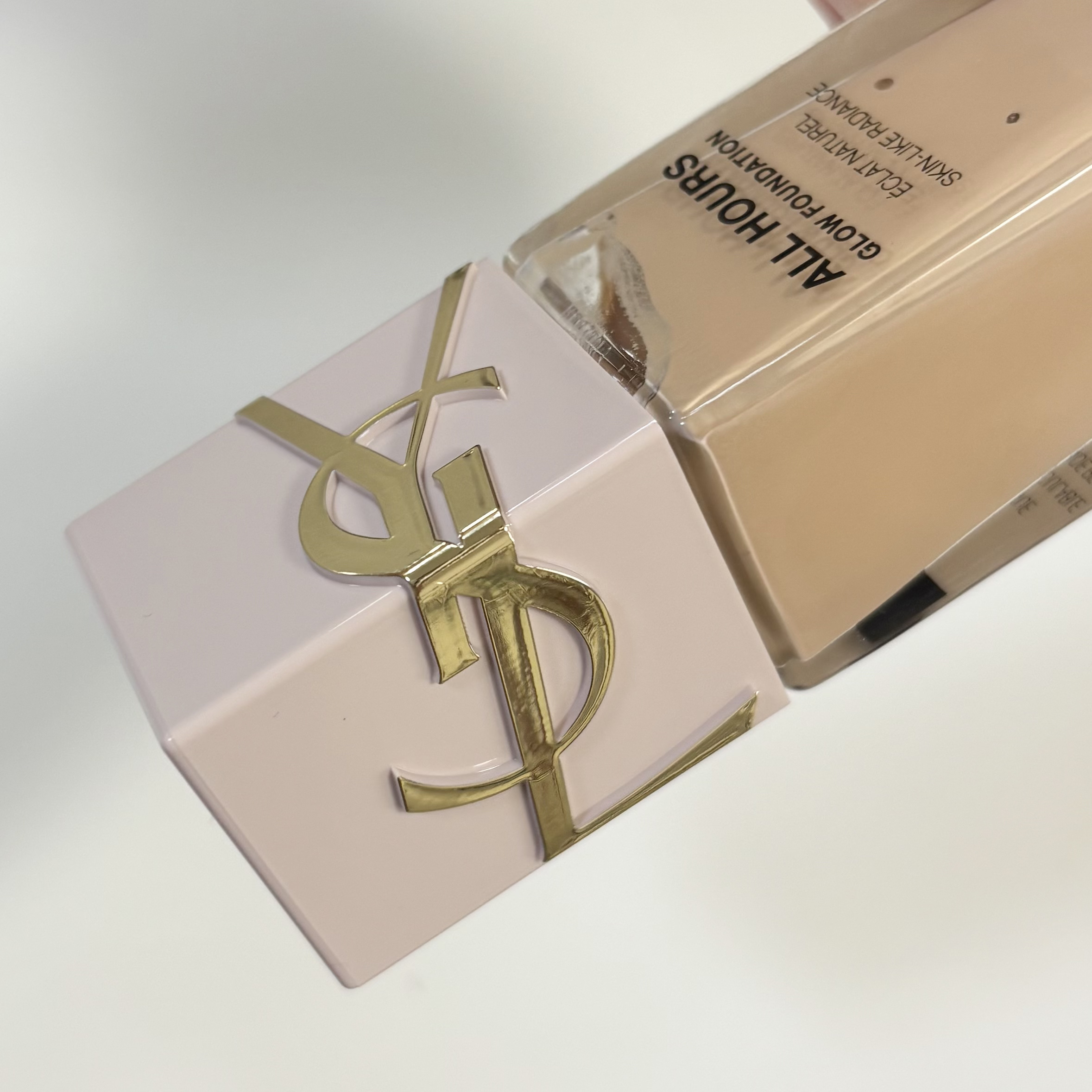 オールアワーズ リキッド グロウ/YVES SAINT LAURENT BEAUTE/リキッドファンデーションを使ったクチコミ（2枚目）