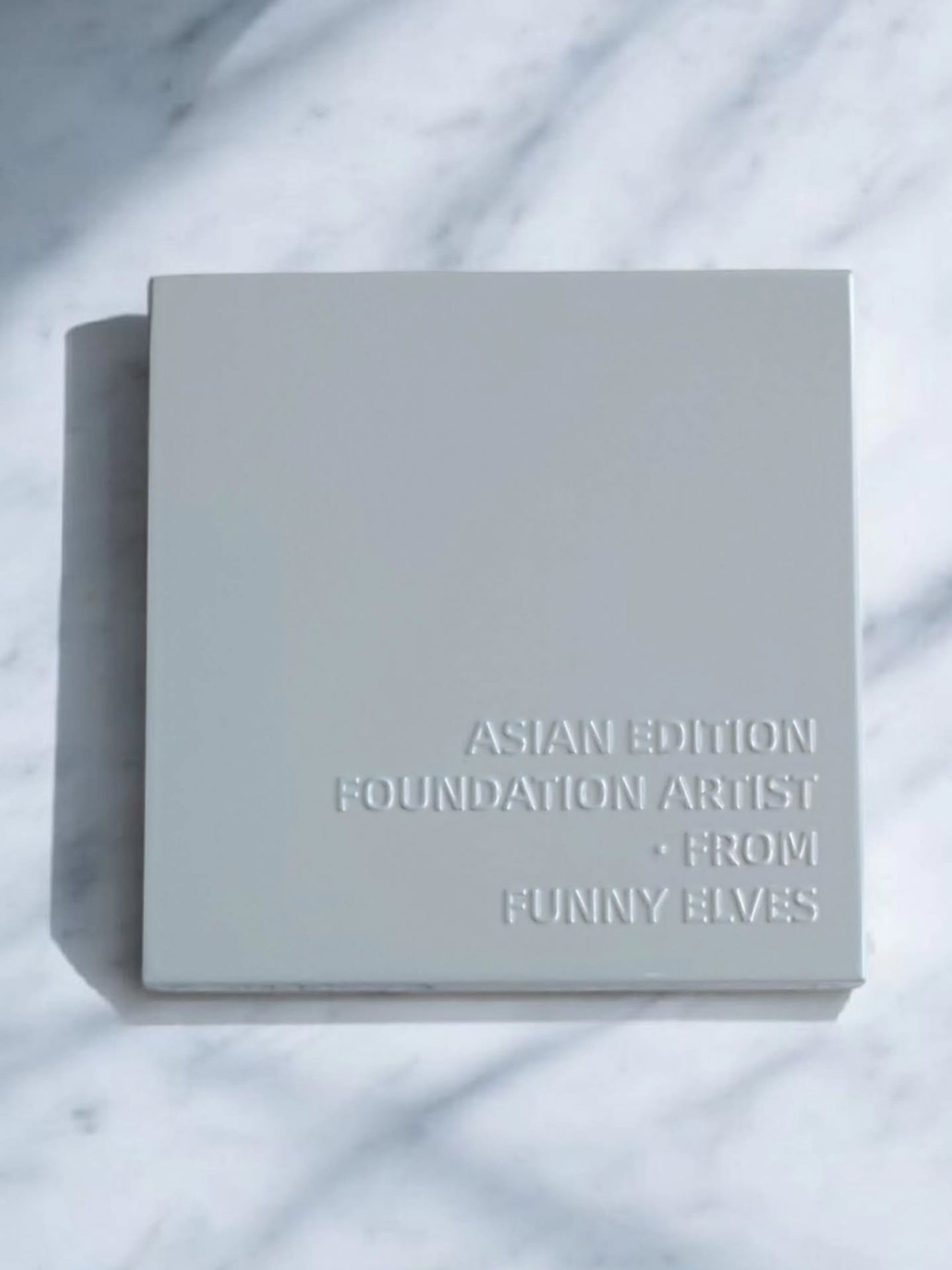 まぁコスメ on LIPS 「今回ご紹介するのは、@funnyelves.jpさんのネビュラ..」(2枚目)