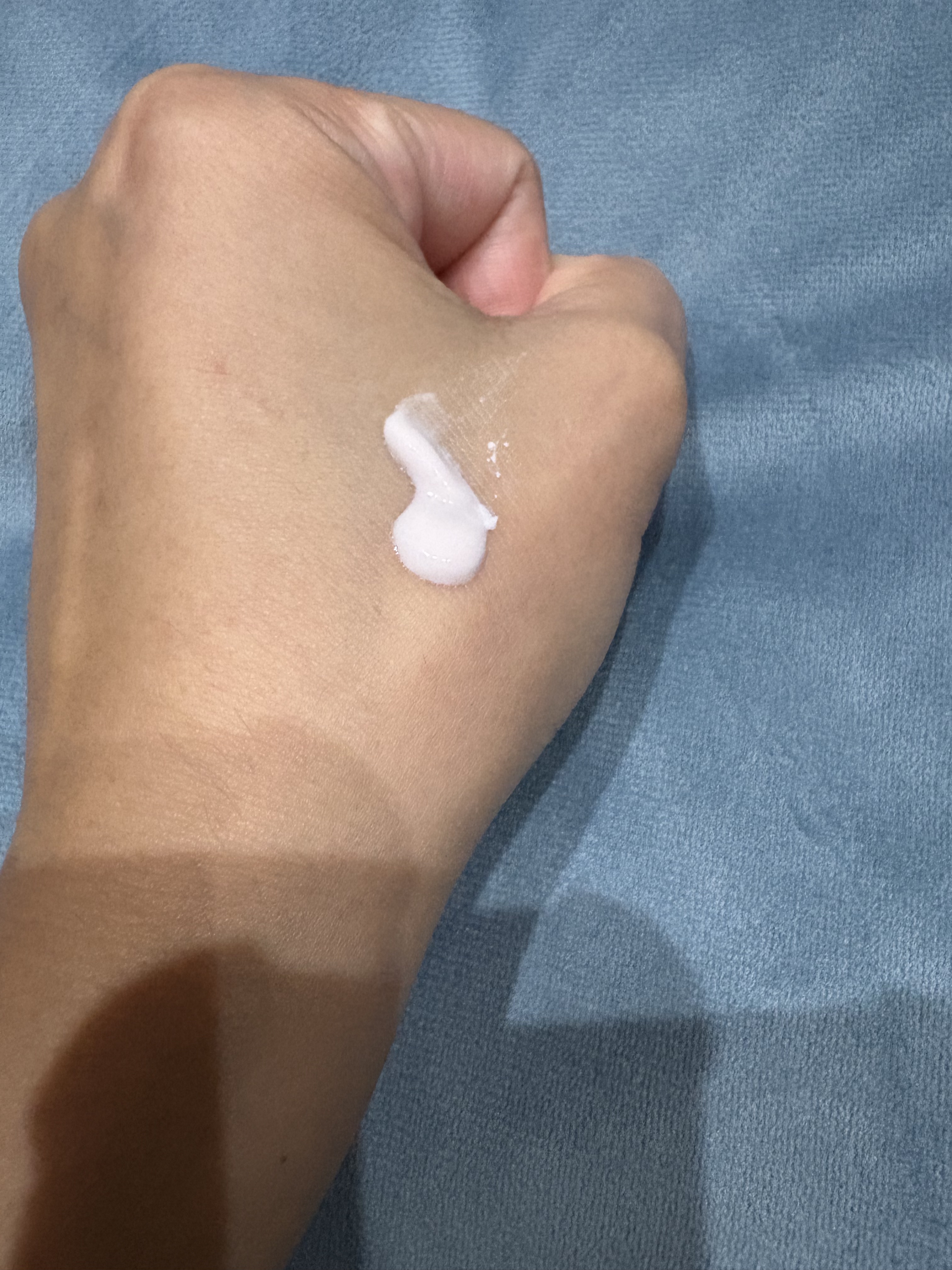 ニベアUV ディープ プロテクト＆ケア トーンアップ エッセンス/ニベア/日焼け止めローションを使ったクチコミ（2枚目）