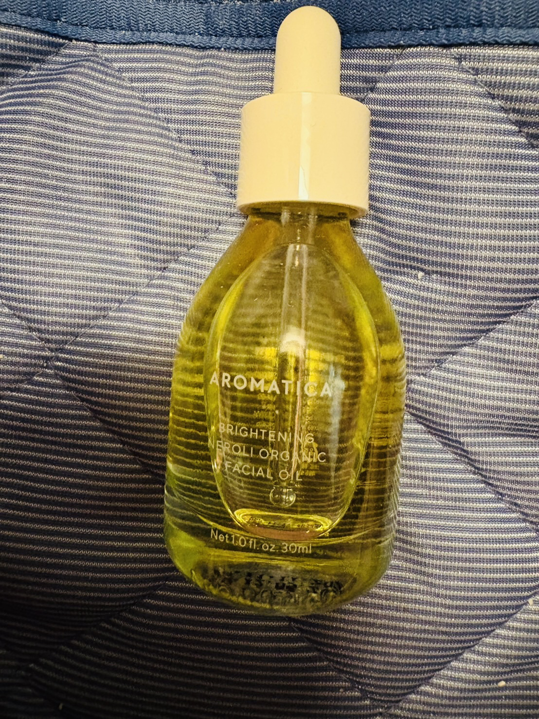 Aromatica ネロリ ブライトニング 
フェイシャルオイル


「肌に優しいオイル」を探していた自分にとって、これはまさに理想に近いものでした。

オイルといっても、驚くほど軽くてさらりとしたテクスチャー。
ベタつかず、肌にすっと馴染