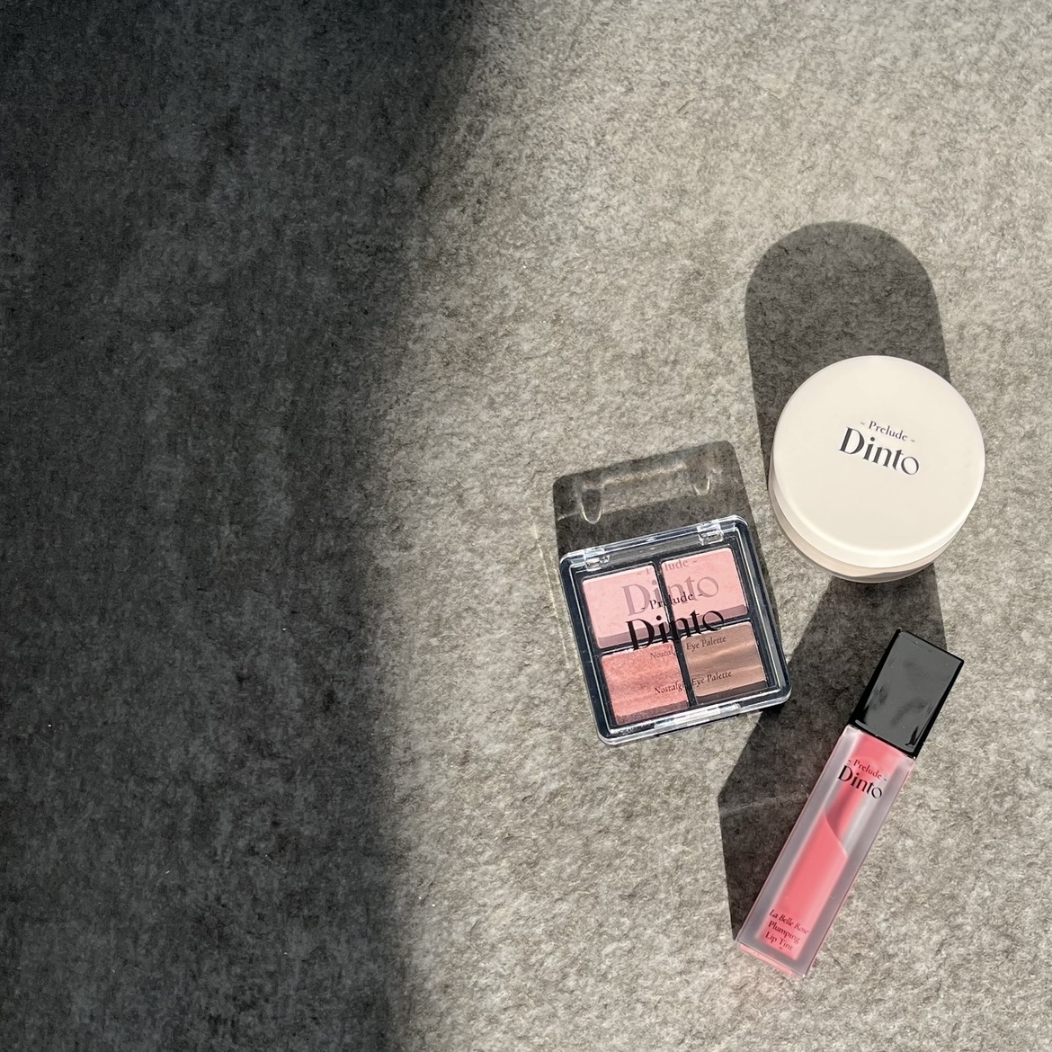 ♡♡
@dinto_cosmetic_jp様よりプレリュード・ディントを頂きました✨️

❄️ノスタルジア アイシャドウパレット
（73号リトル・サロメ）
▶︎発色が素晴らしいイチゴチョコレートのような可愛いアイシャドウ👏🏻
ピンクとブ