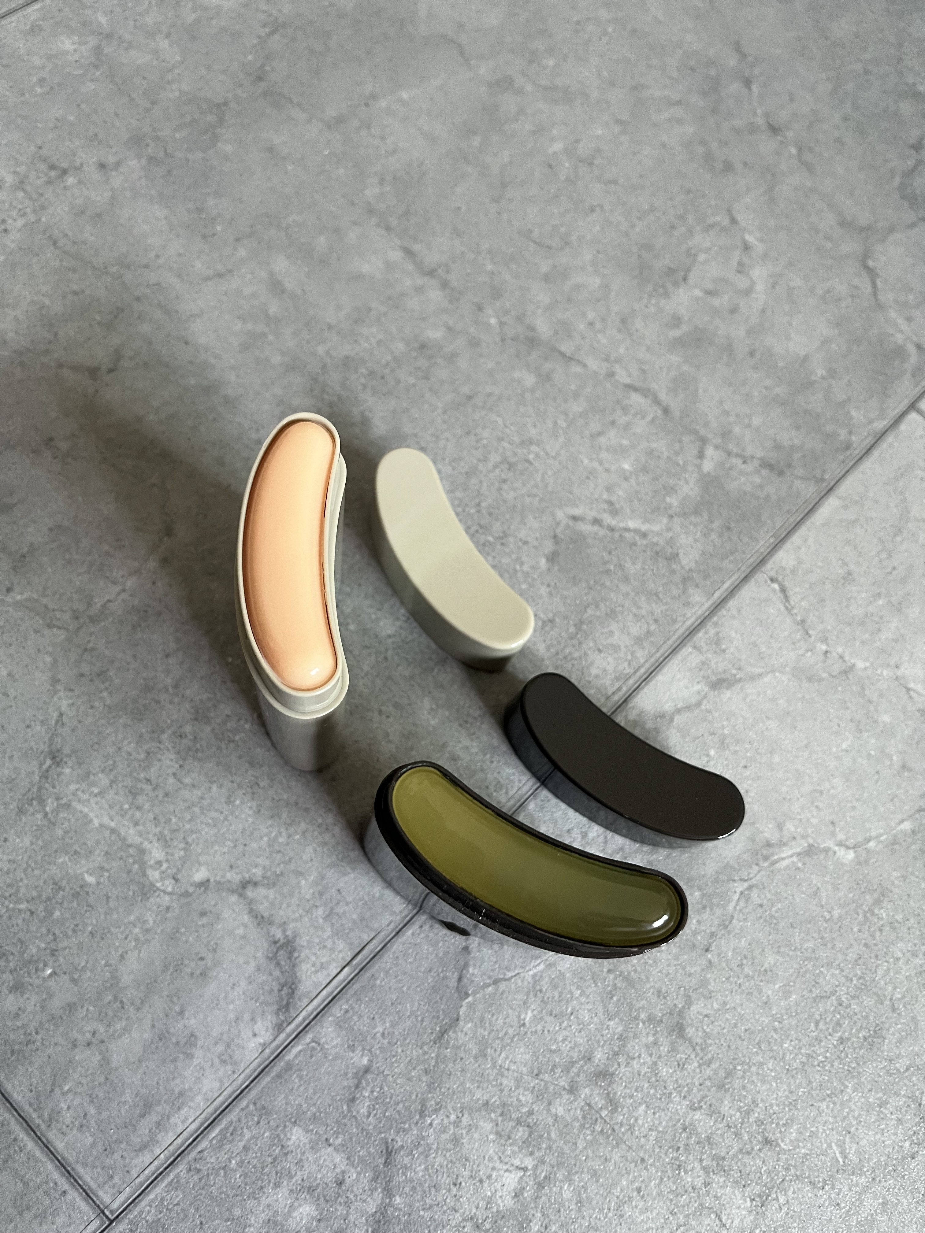 エアリーサンスティックスムージングバー/Abib /日焼け止めスティックを使ったクチコミ（2枚目）