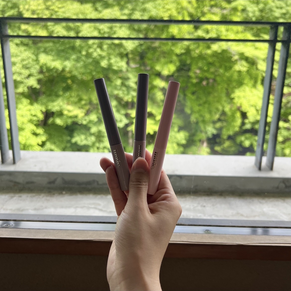 インスパイアスキニーブロウカラ/mude./眉マスカラを使ったクチコミ（2枚目）