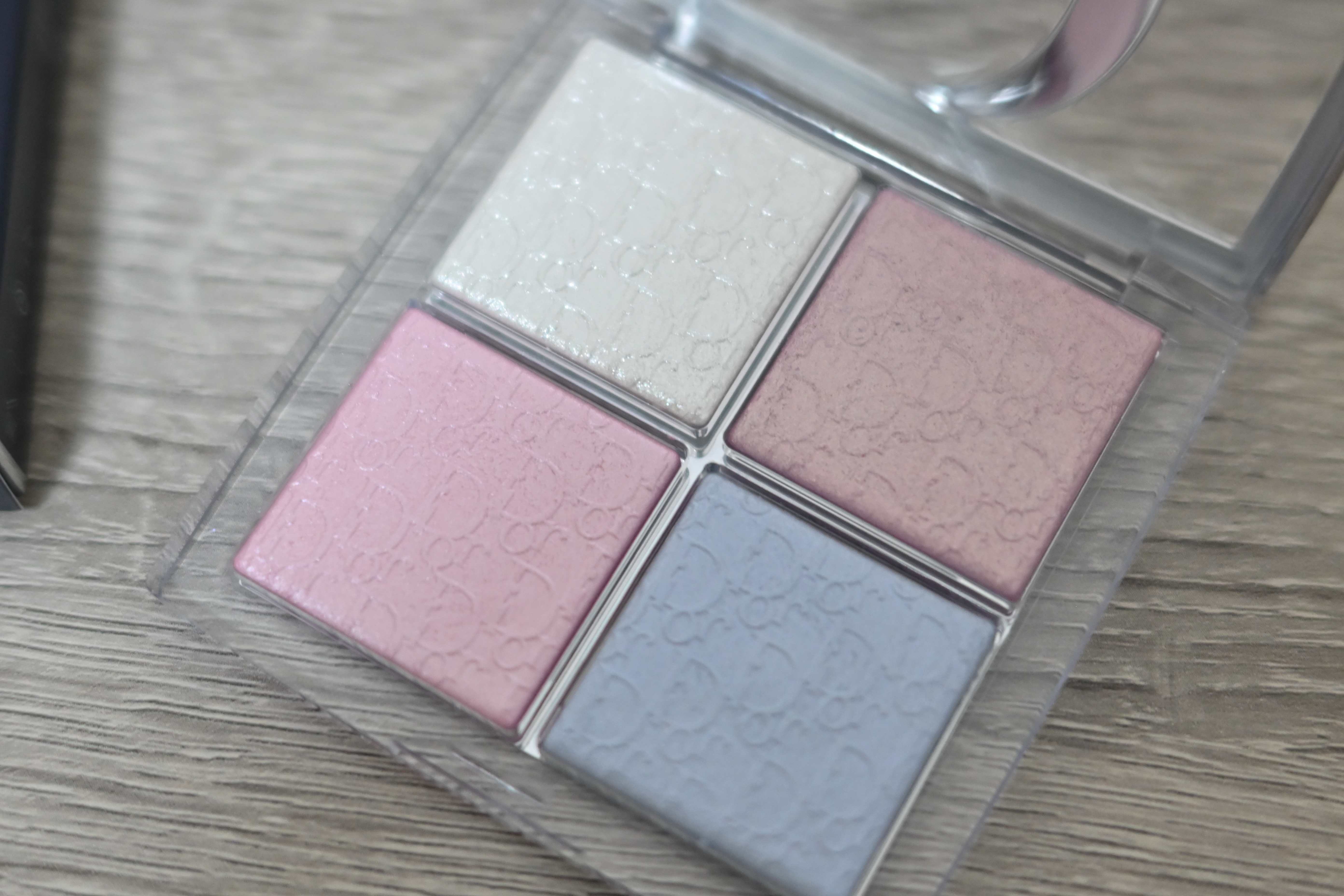 【旧】ディオール バックステージ フェイス グロウ パレット/Dior/ハイライトを使ったクチコミ（2枚目）