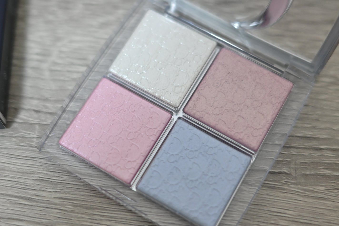 ディオール バックステージ フェイス グロウ パレット/Dior/ハイライトを使ったクチコミ(2枚目)