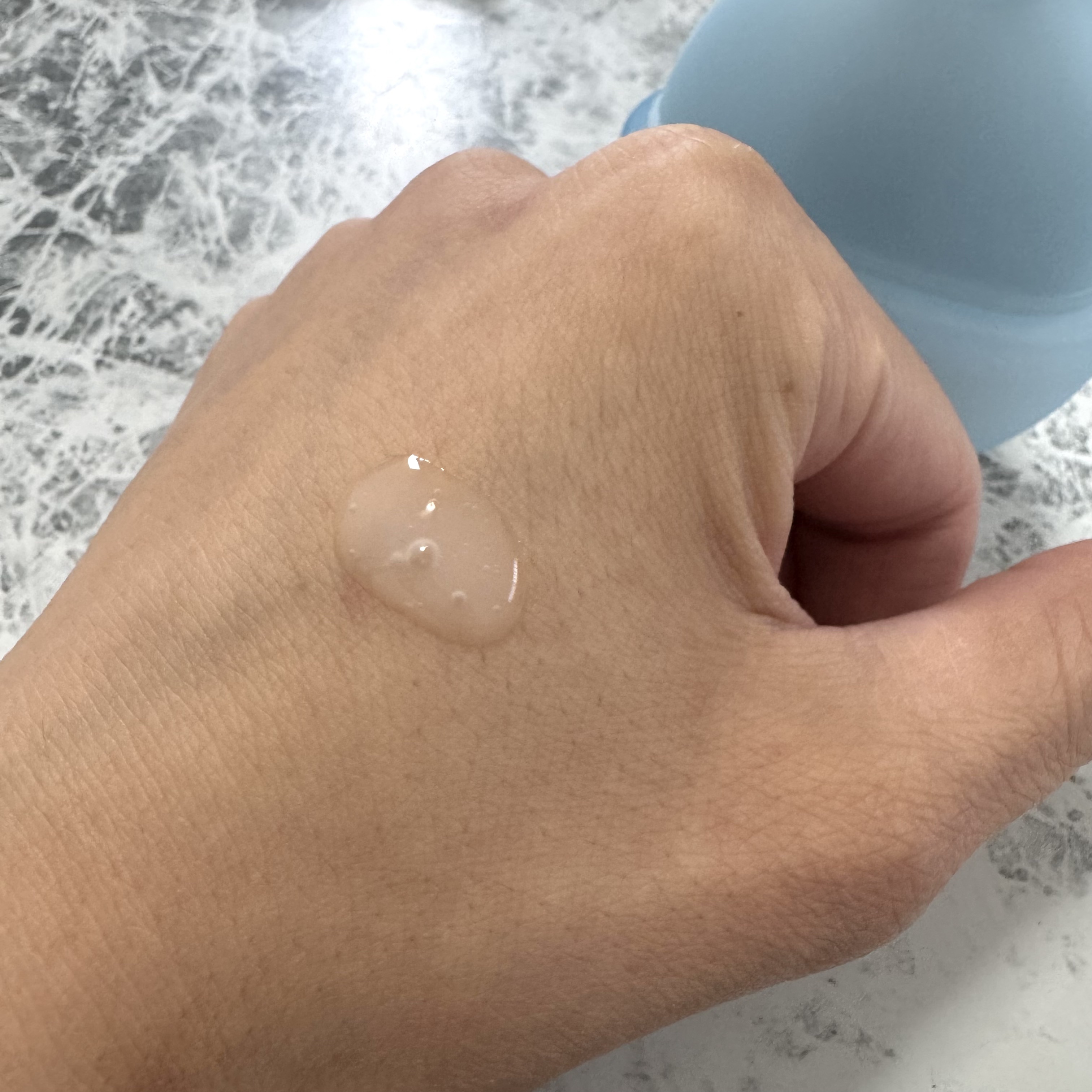 IPSA イプサ セラム アクティブのクチコミ「イプサでのこの容器のカラーは新鮮だよね！

コロンとしてて可愛い見た目なのに
内容は"運動×美.....」（3枚目）