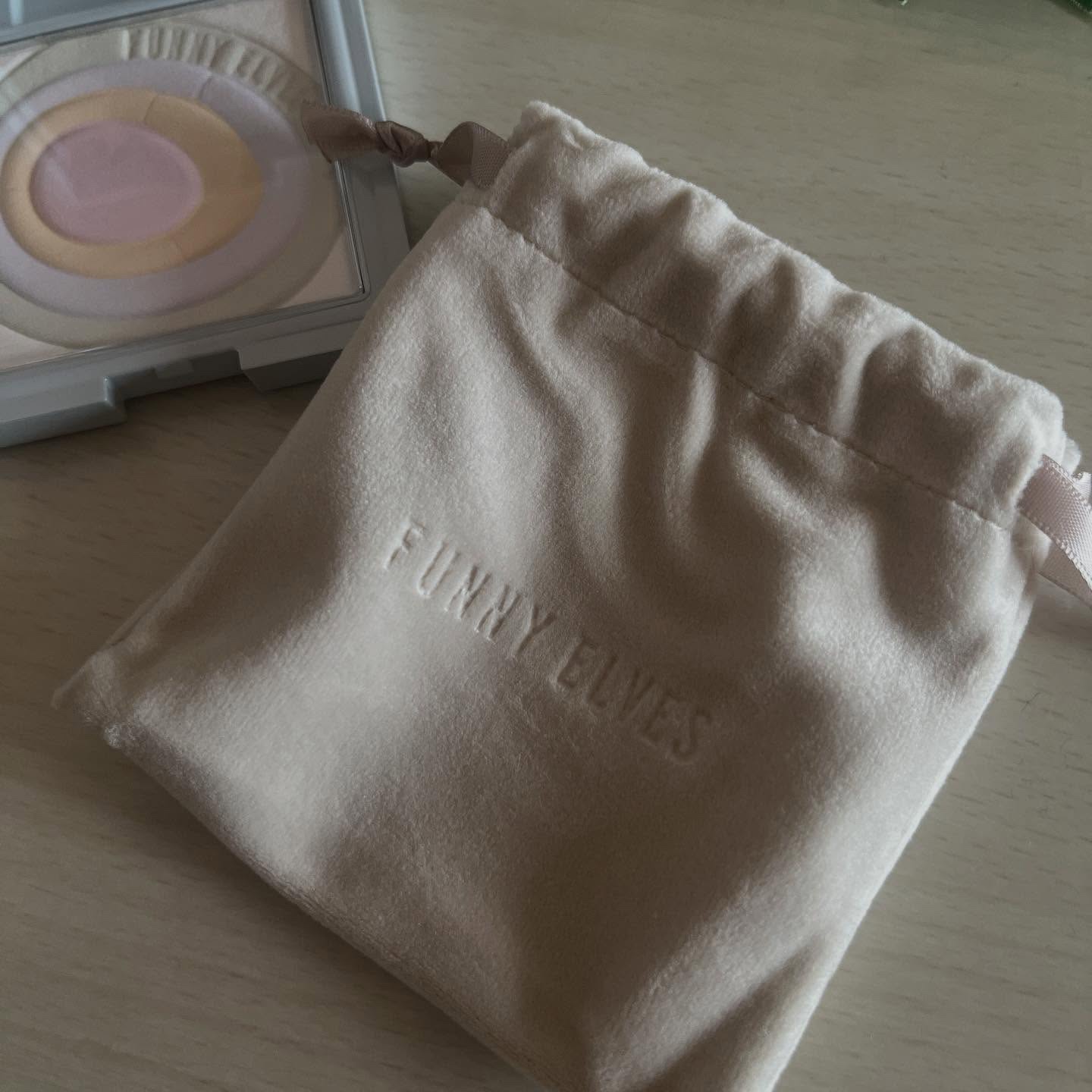 ネビュラ プレストパウダー/FUNNY ELVES方里/プレストパウダーを使ったクチコミ（2枚目）