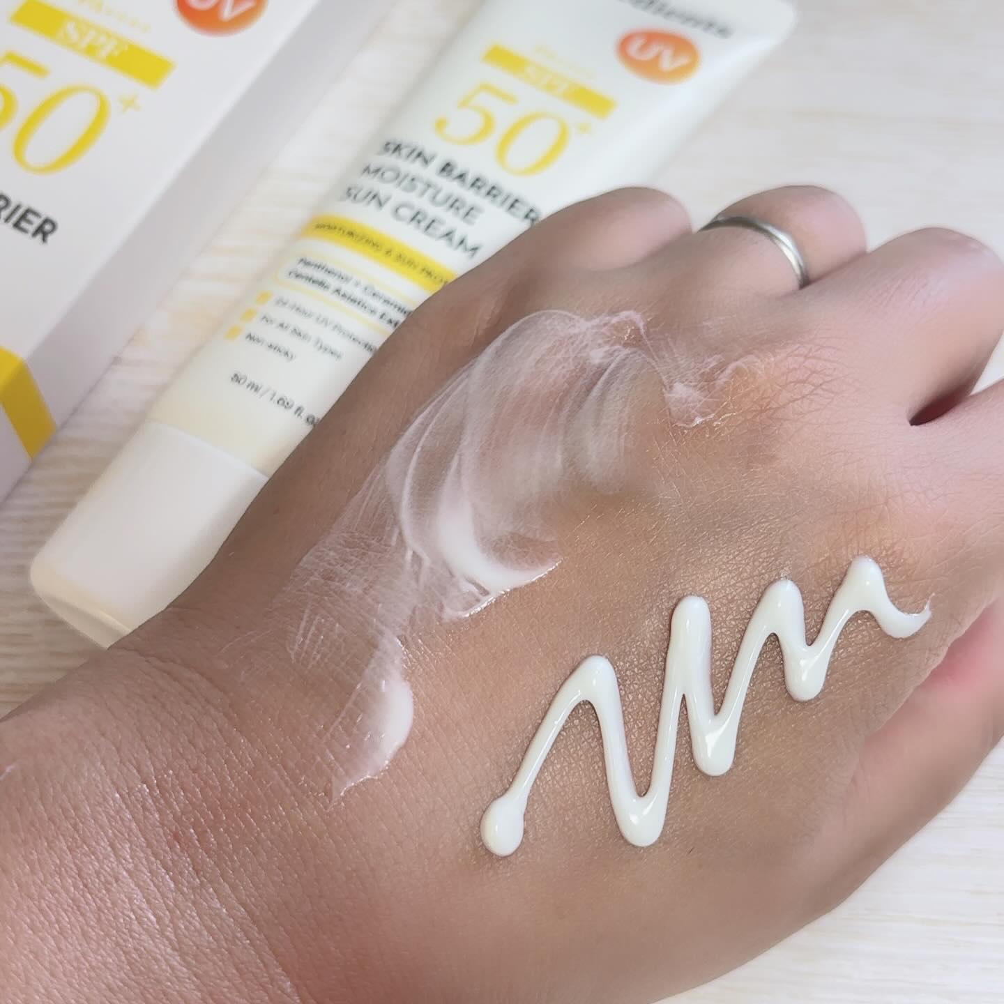 スキンバリアモイスチャーサンクリーム/Ongredients/日焼け止めクリームを使ったクチコミ（3枚目）