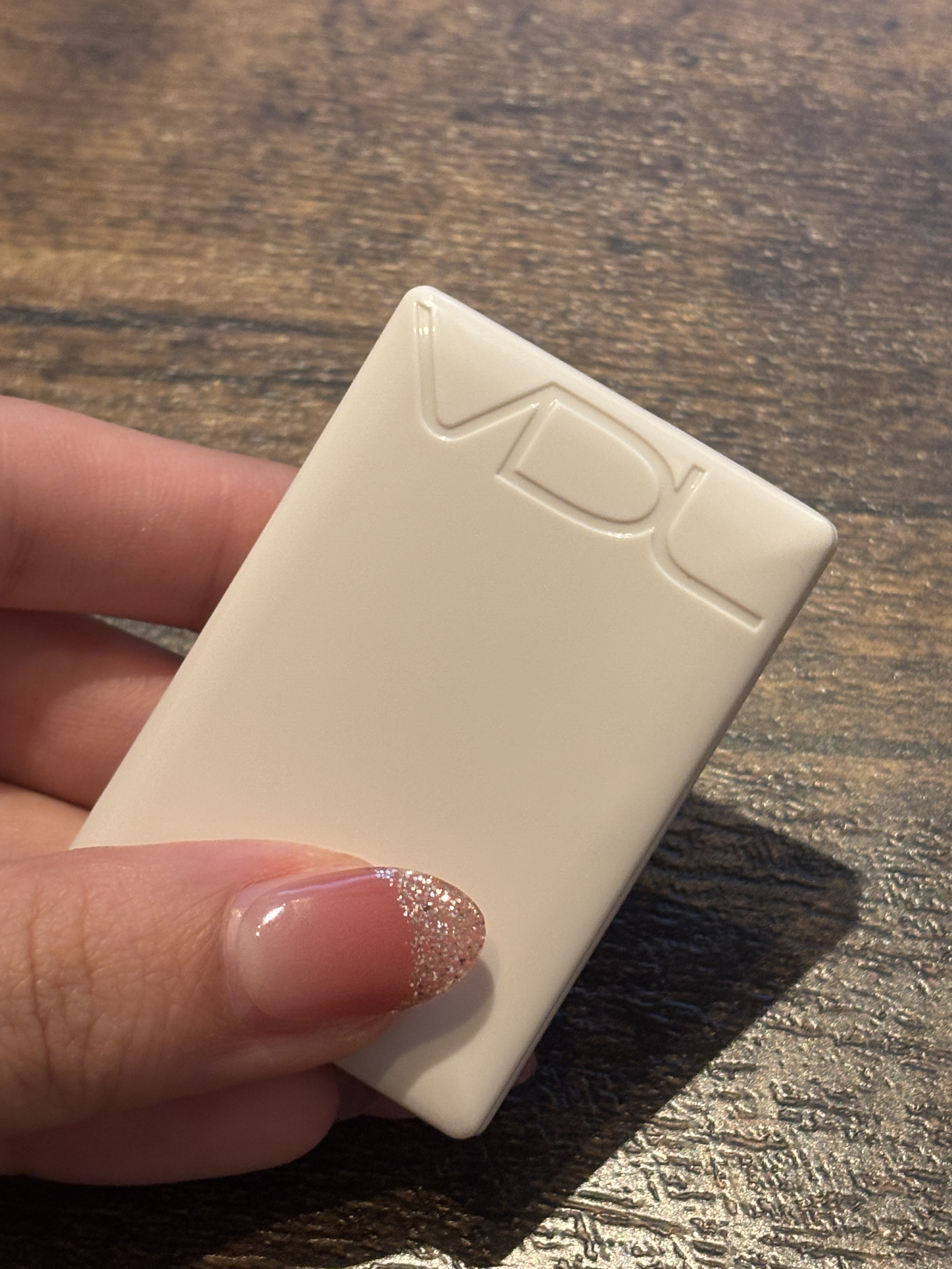 アイステイン エッセンシャル シャドウ デュオ/VDL/アイシャドウパレットを使ったクチコミ（2枚目）