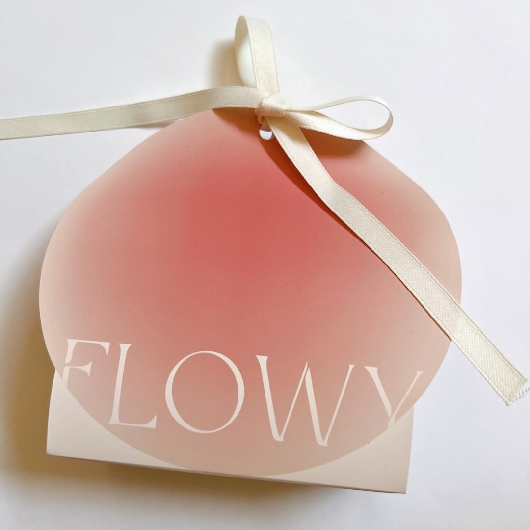 あやこ @フォロバ100 on LIPS 「最近使ってるFLOWYのリップバームが、ちょっとすごいかも。バ..」(4枚目)