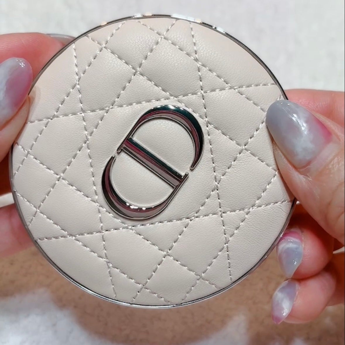 ディオールスキン フォーエヴァー ヌード マット フィルター/Dior/フェイスパウダーを使ったクチコミ(2枚目)