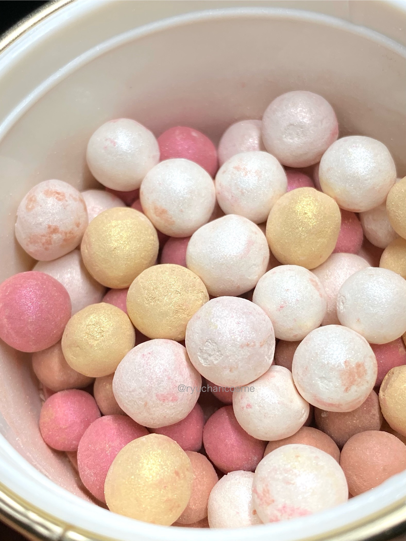 メテオリット ビーユ/GUERLAIN/フェイスパウダーを使ったクチコミ（3枚目）