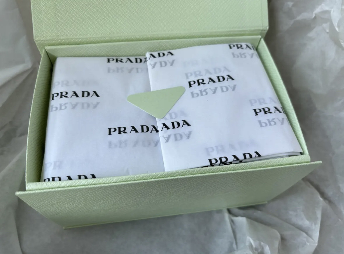 ギフトボックス/PRADA BEAUTY/その他を使ったクチコミ（3枚目）