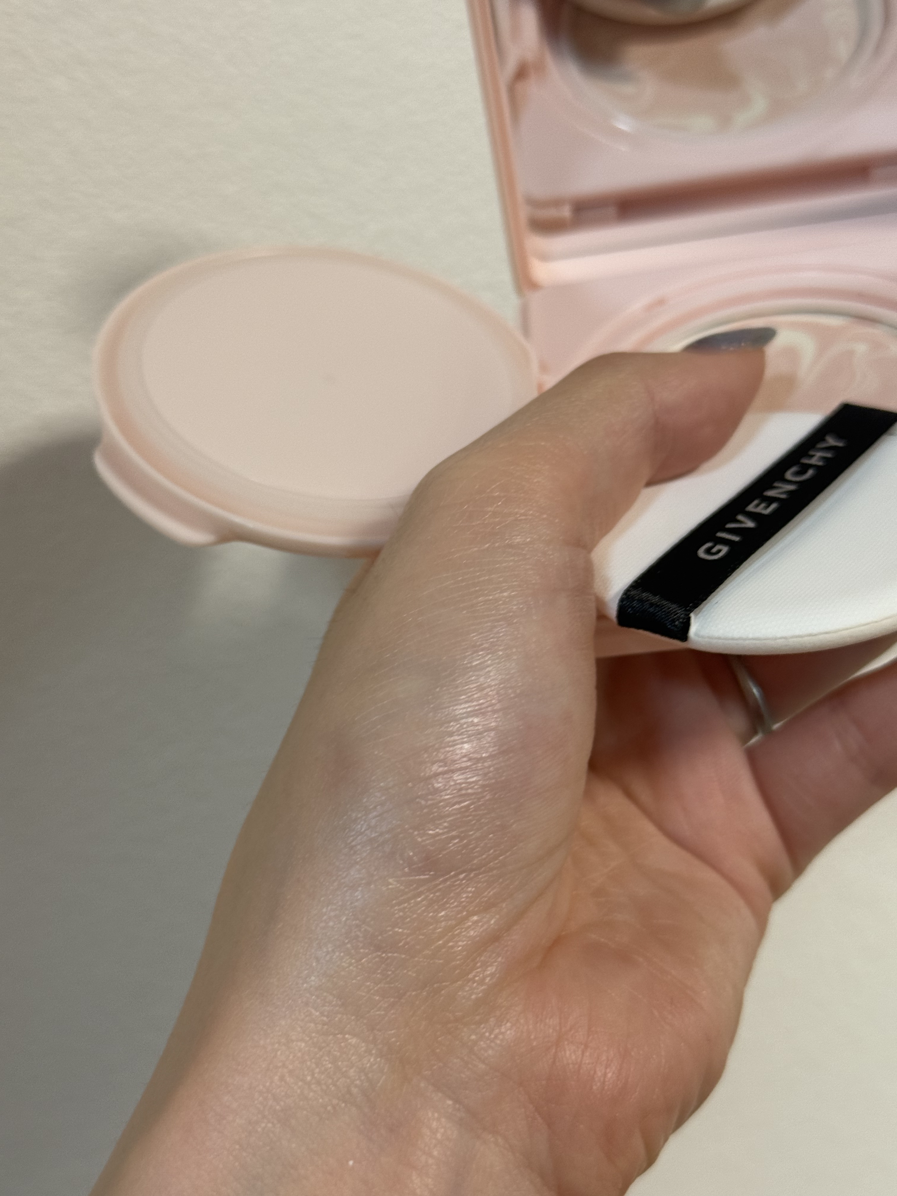 スキン PFCT コンパクト クリーム Ｎ/GIVENCHY/化粧下地を使ったクチコミ（3枚目）