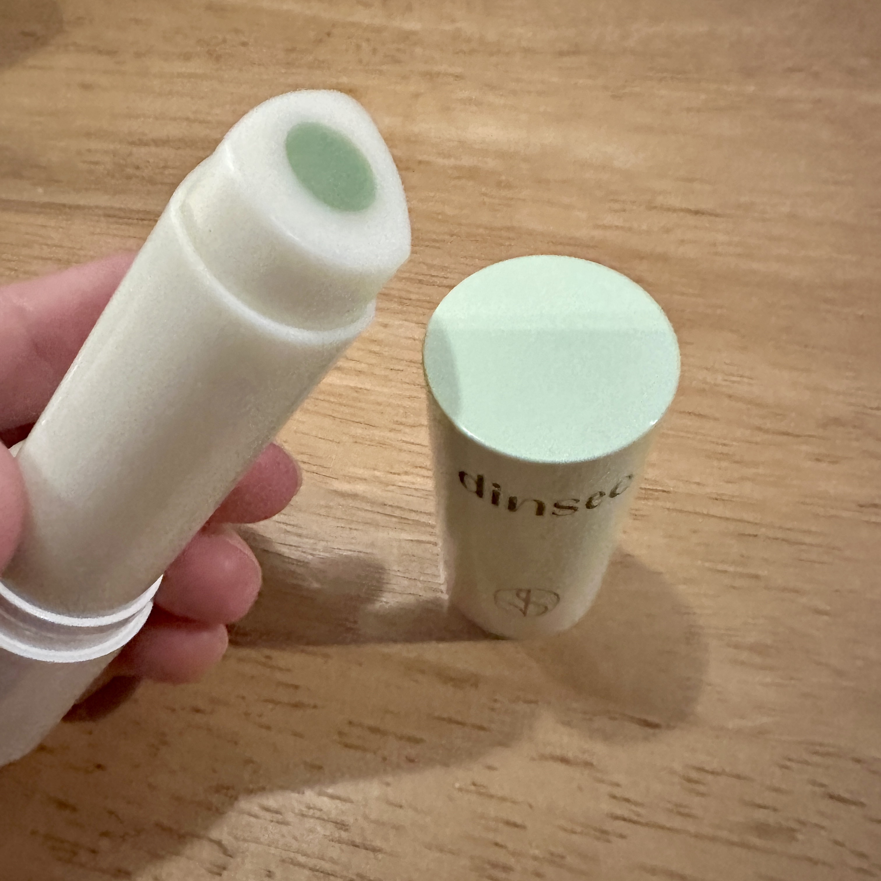 dinsee プレミアムビーガン3 in 1サンスティックSPF50+PA++++のクチコミ「Qoo10のセールで購入💕
お安かったのにおまけまで…dinseeさん神ですか⁉️と感動🥹✨
.....」（2枚目）