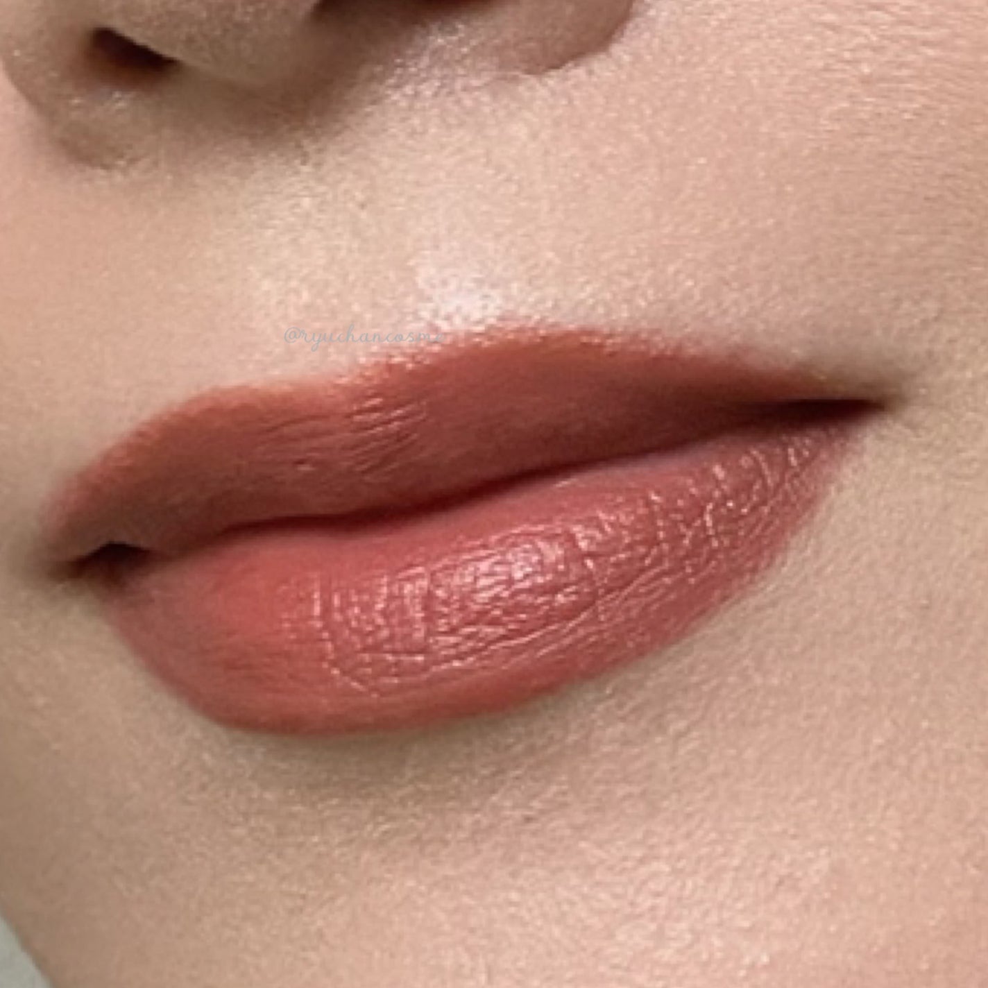 ルージュ ジェ ラグジュリアス ヴェルヴェット/GUERLAIN/口紅を使ったクチコミ(3枚目)