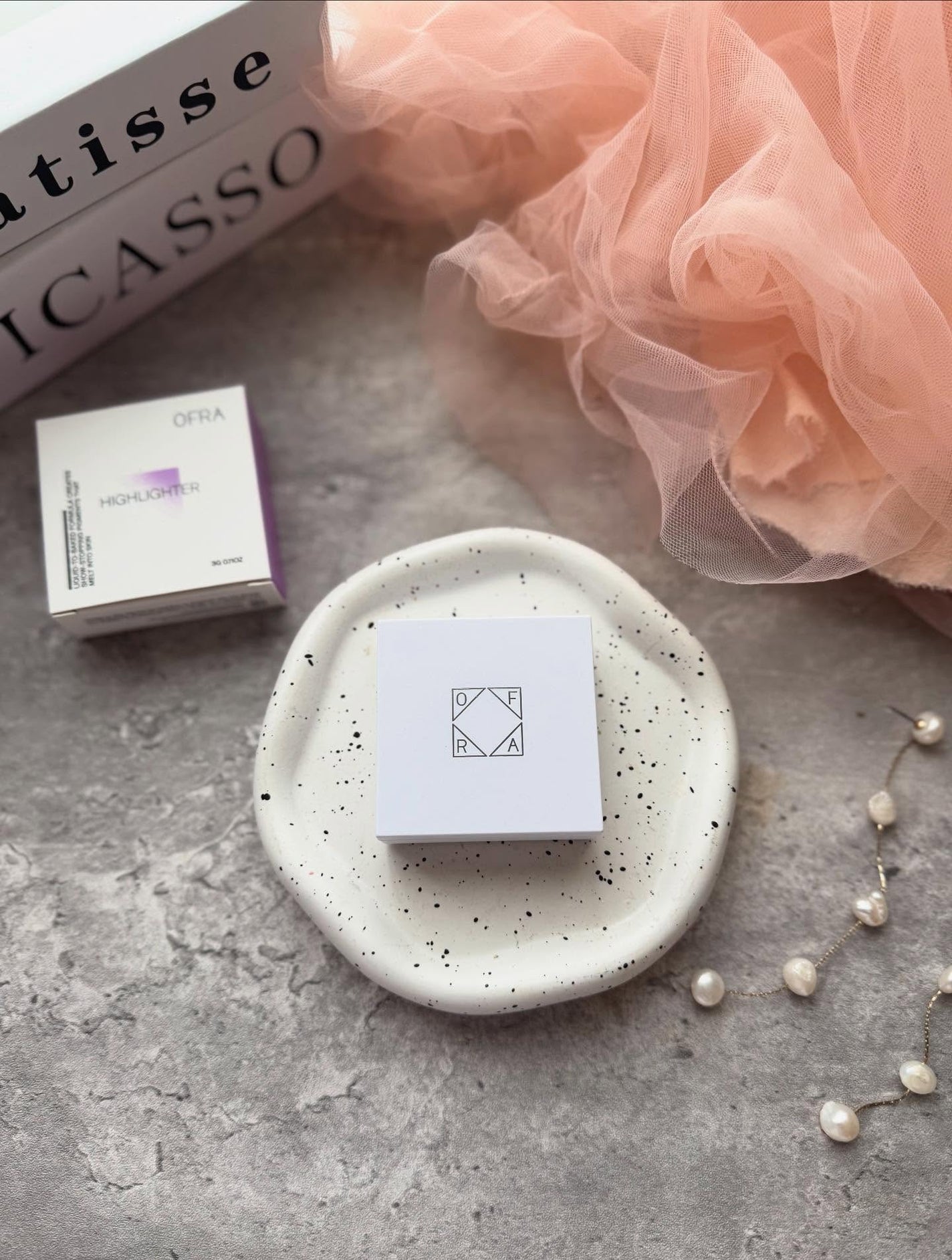 arisya08 on LIPS 「ついに日本上陸するOFRAのハイライター✨️微細なパールが配合..」(6枚目)