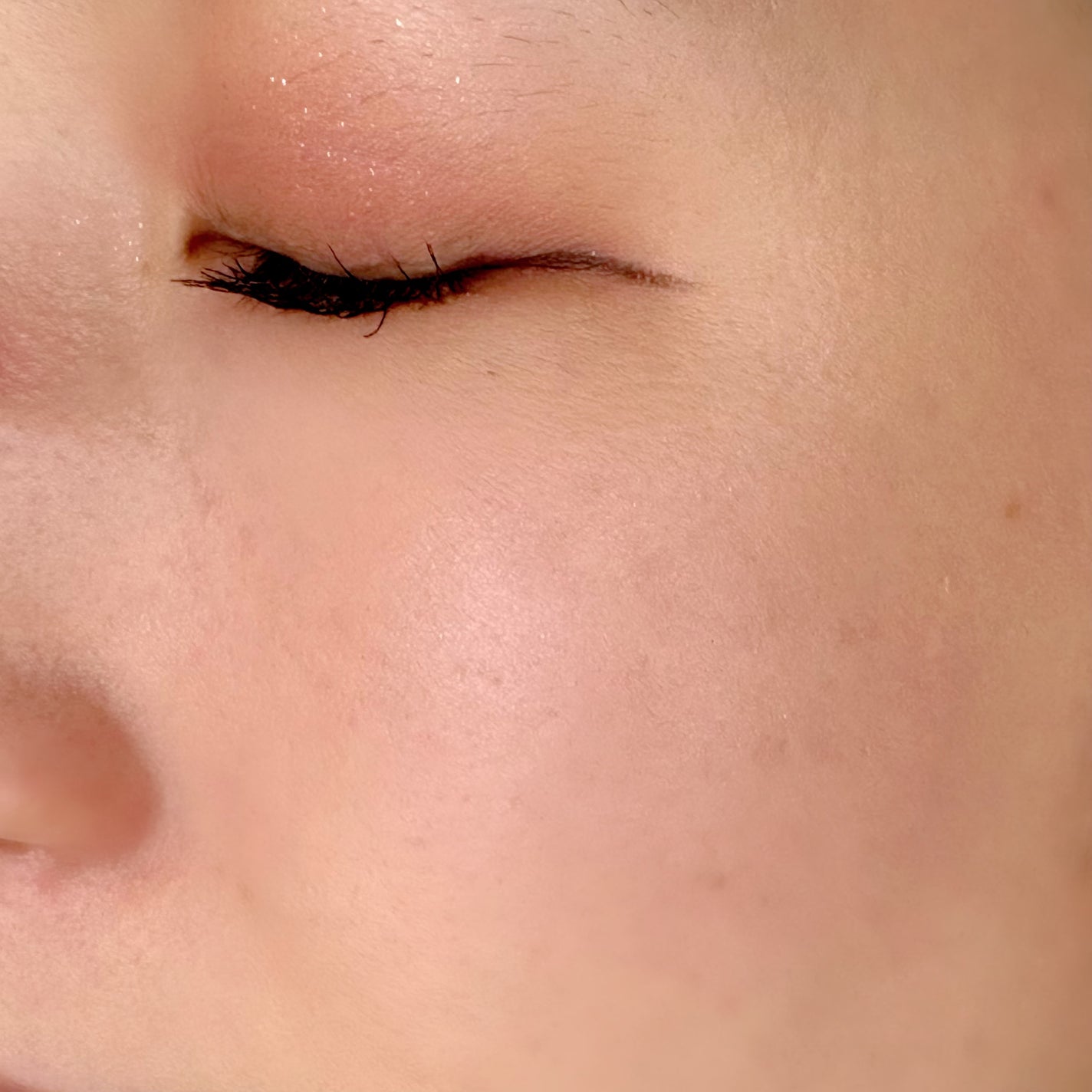 ストロビングフェイスキューブ/TWO SLASH FOUR/ハイライトを使ったクチコミ(3枚目)