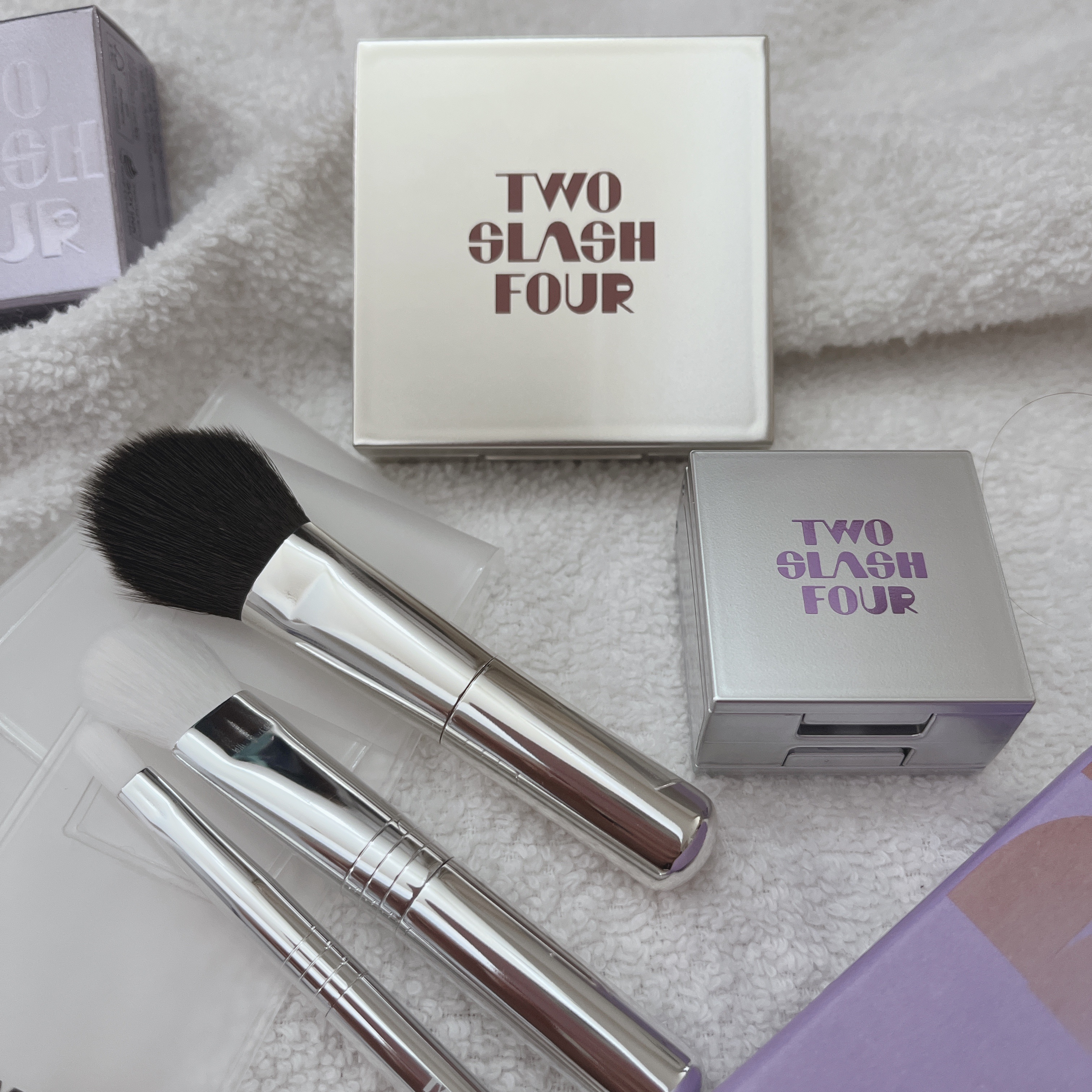 ストロビングフェイスキューブ/TWO SLASH FOUR/ハイライトを使ったクチコミ（1枚目）