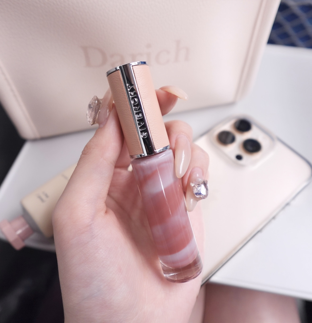 ローズ・パーフェクト・リキッド No.210 ピンク･ヌード/GIVENCHY/口紅を使ったクチコミ（2枚目）