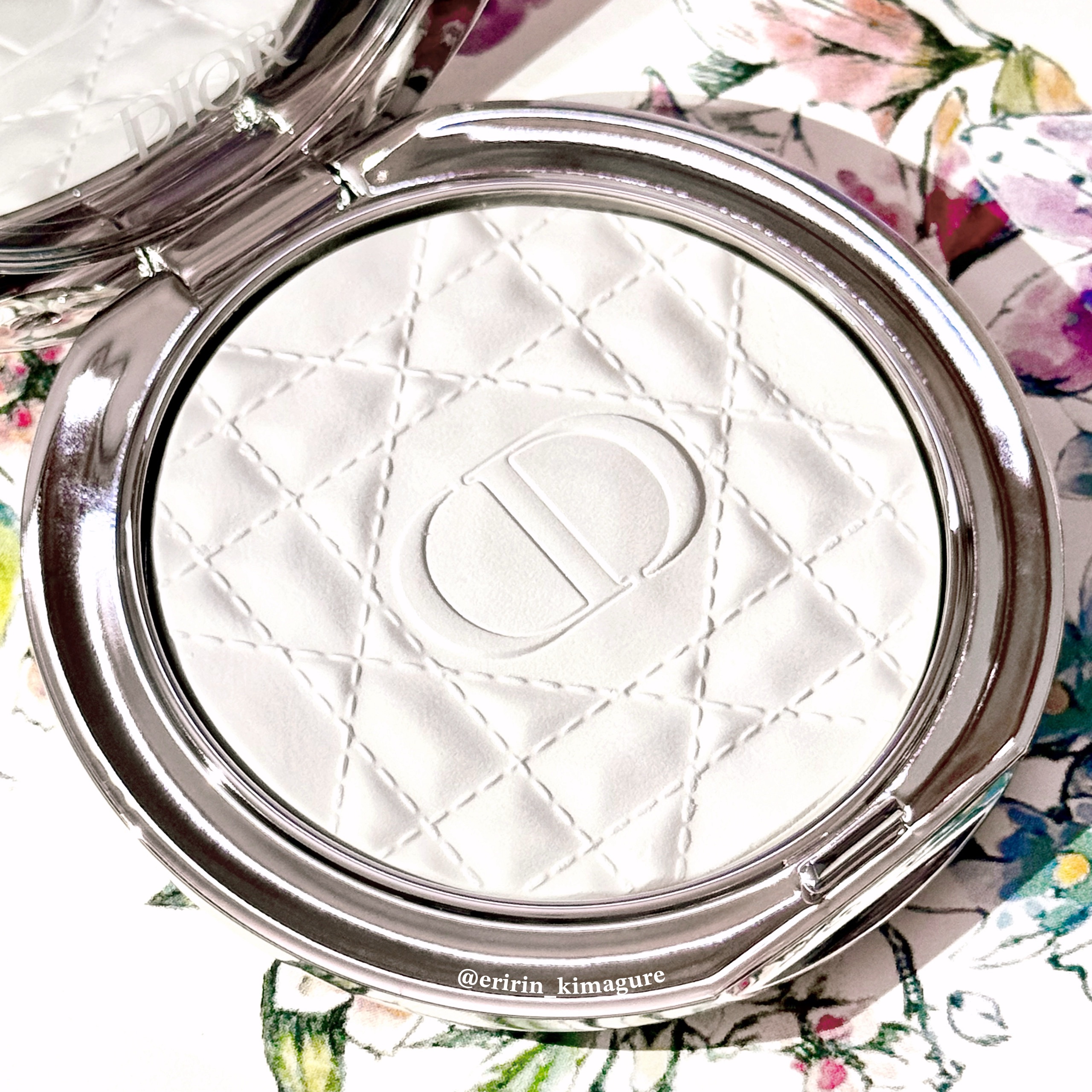 ディオールスキン フォーエヴァー ヌード ラディアント フィルター/Dior/フェイスパウダーを使ったクチコミ（3枚目）