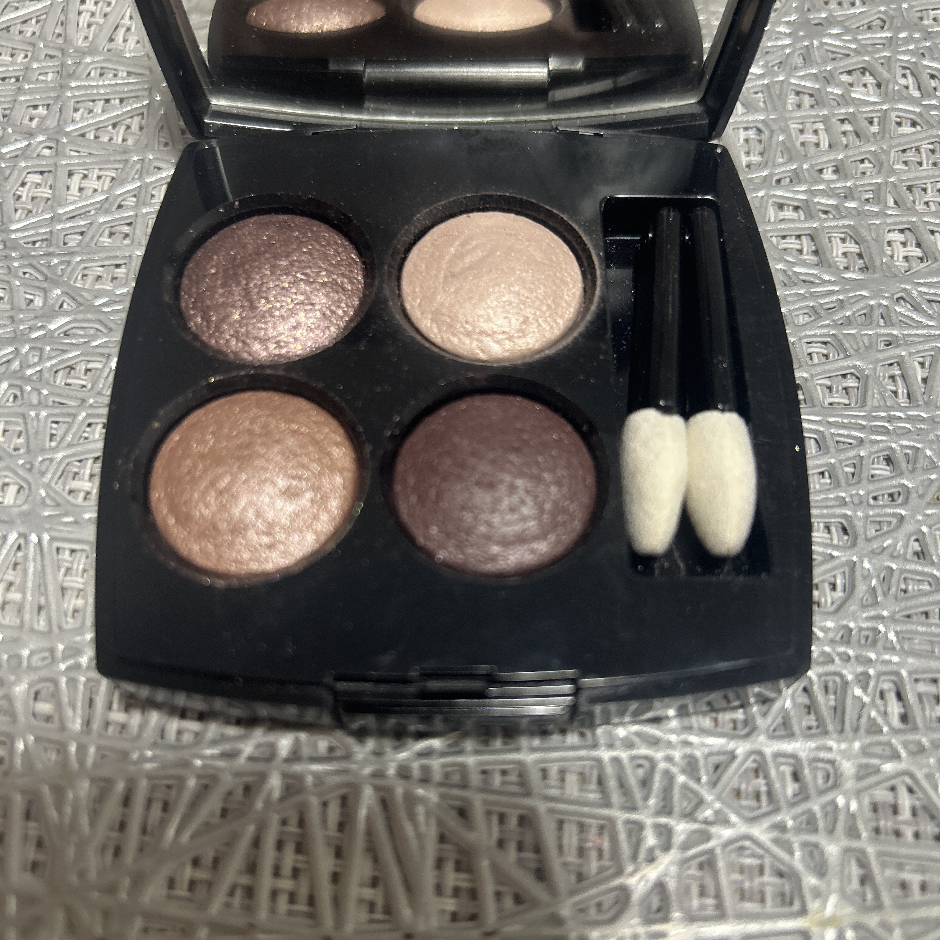 アディクション ザ アイシャドウ スパークル/ADDICTION/単色アイシャドウを使ったクチコミ（3枚目）