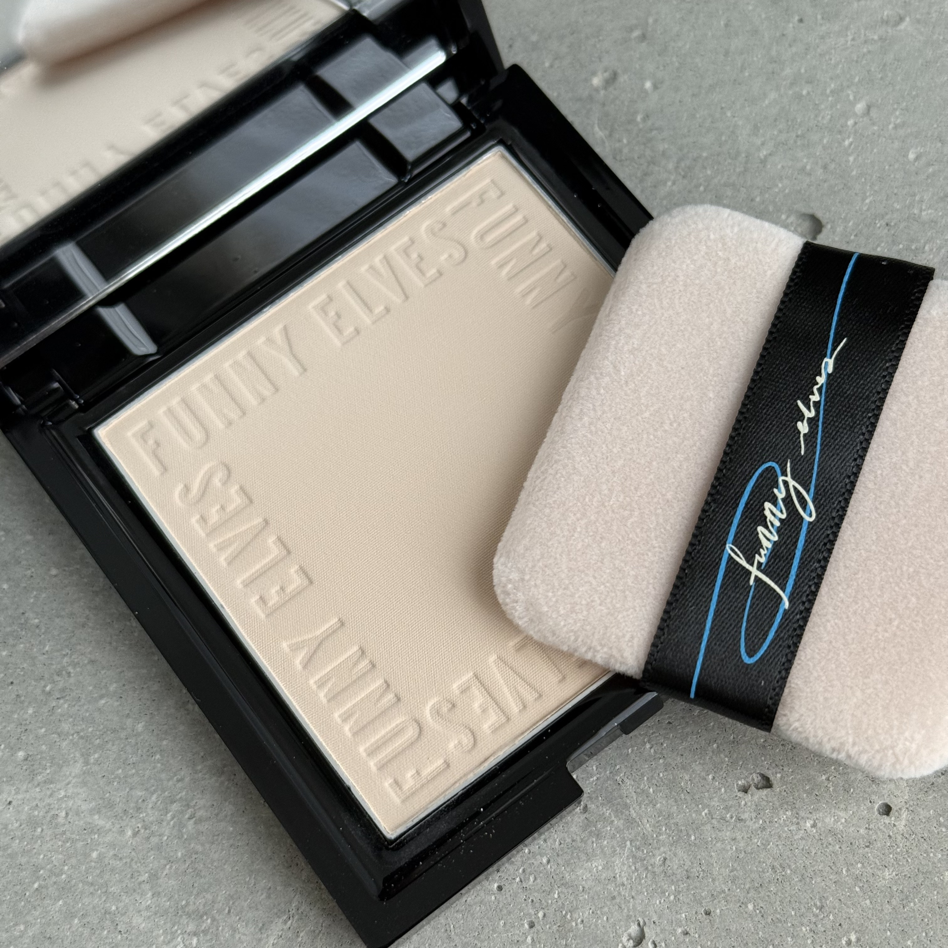 UVソフトマットプレストパウダー/FUNNY ELVES方里/プレストパウダーを使ったクチコミ（3枚目）