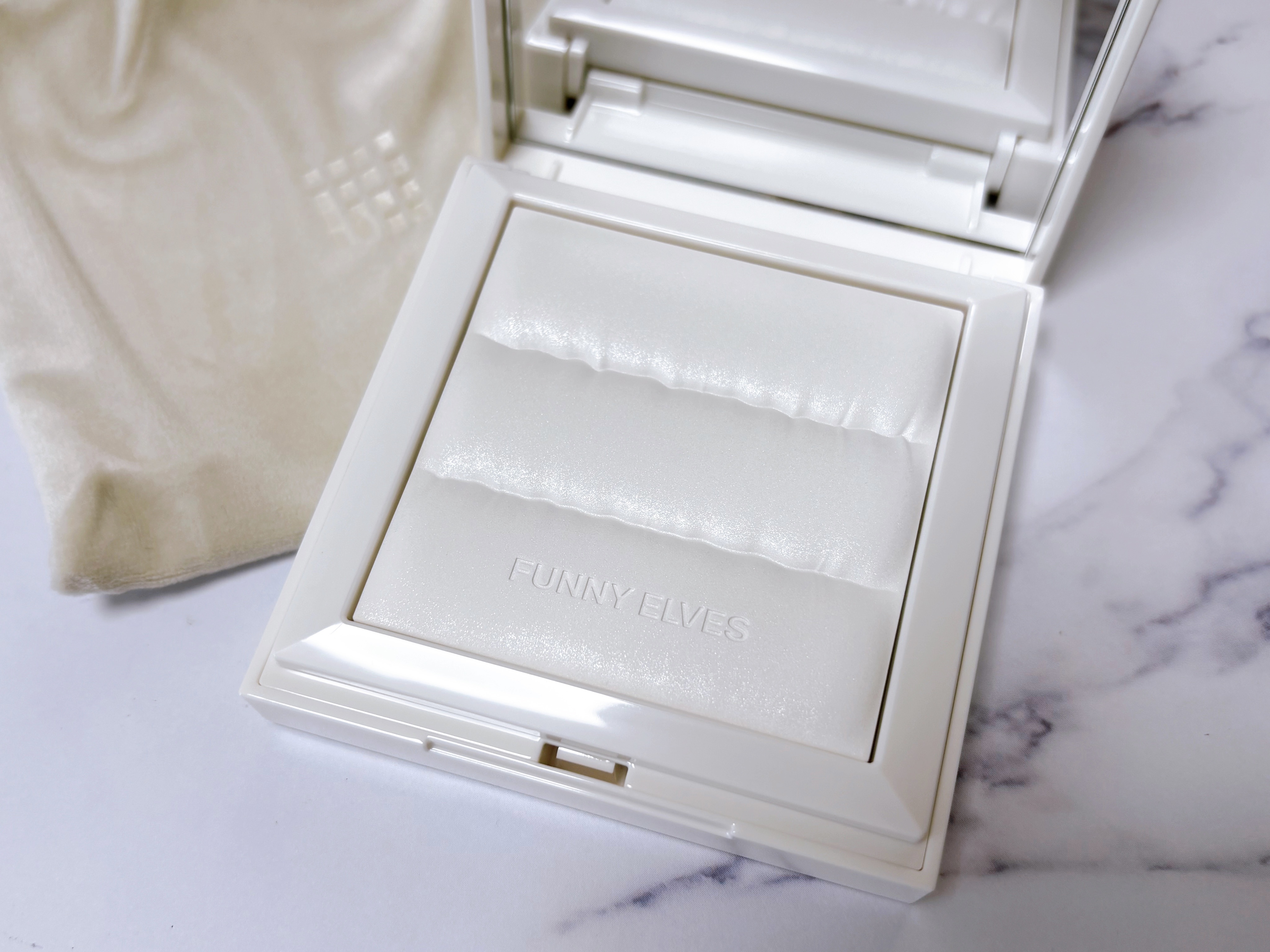 ノートレースシースルーセッティングパウダー/FUNNY ELVES方里/プレストパウダーを使ったクチコミ（2枚目）