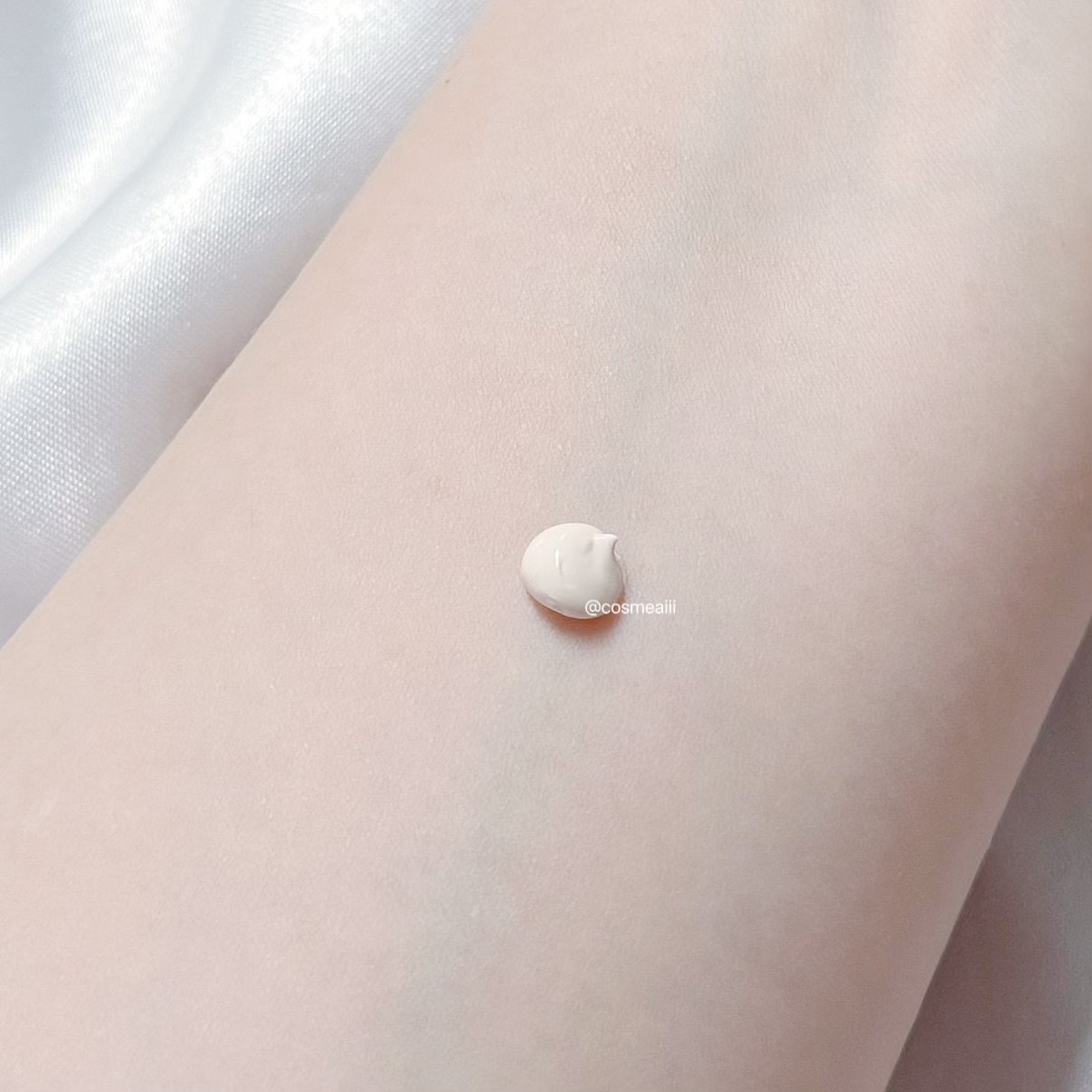 カーミンググロウアップクッションファンデーション/favs/リキッドファンデーションを使ったクチコミ（3枚目）