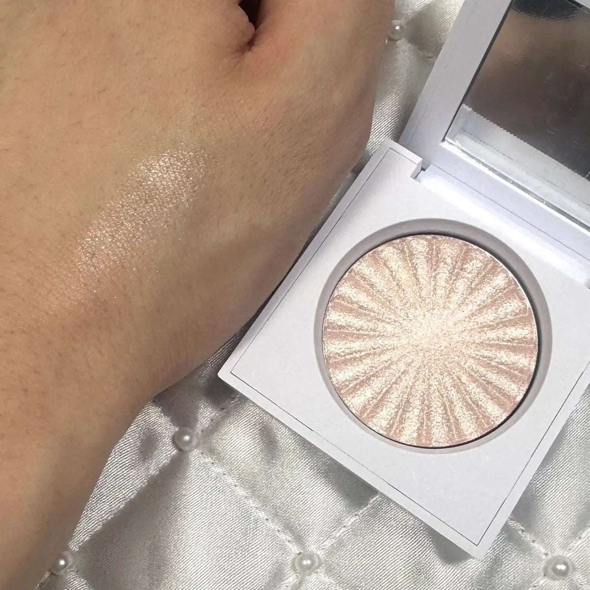 OFRA mini Highlighter/Ofra Cosmetics/パウダーハイライトを使ったクチコミ(3枚目)