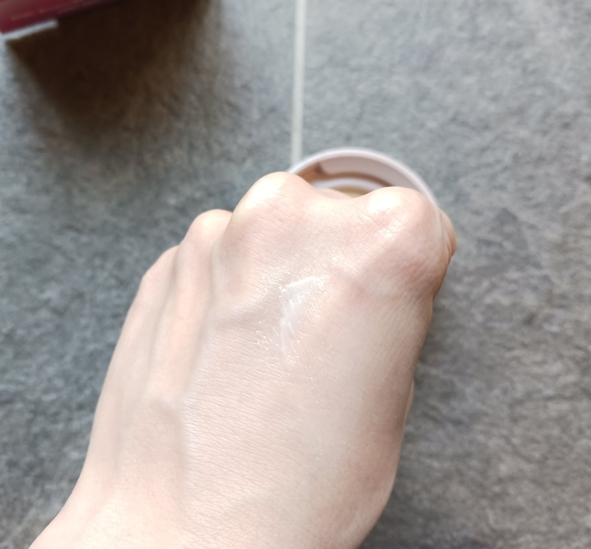 ８x４ デオドラントパテ【医薬部外品】/８ｘ４/デオドラント・制汗剤を使ったクチコミ（3枚目）