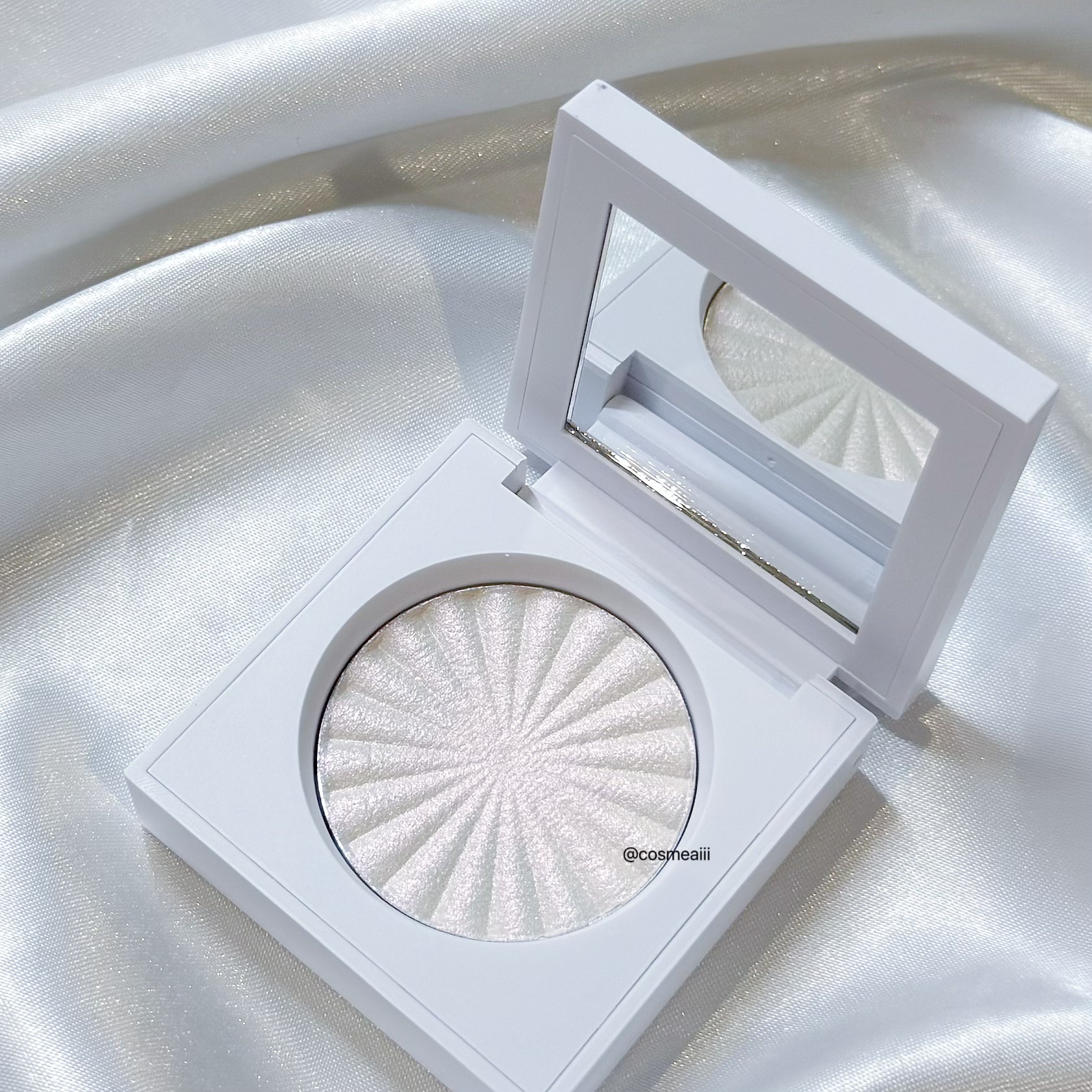 OFRA mini Highlighter/Ofra Cosmetics/パウダーハイライトを使ったクチコミ（3枚目）