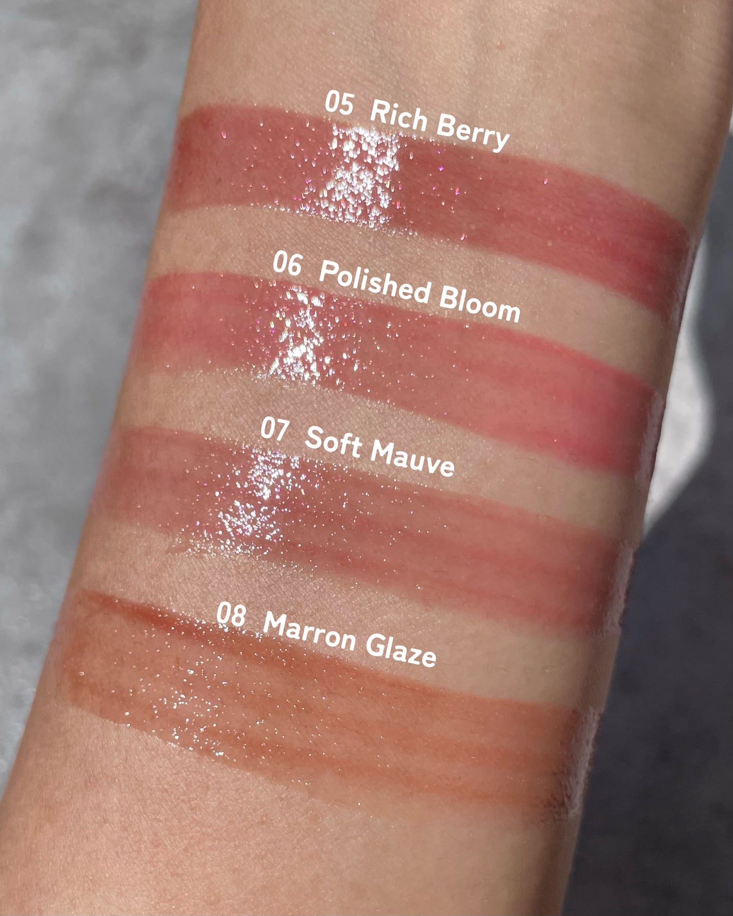 トーン ペタル ブルーミング グロス/to/one/リップグロスを使ったクチコミ(5枚目)