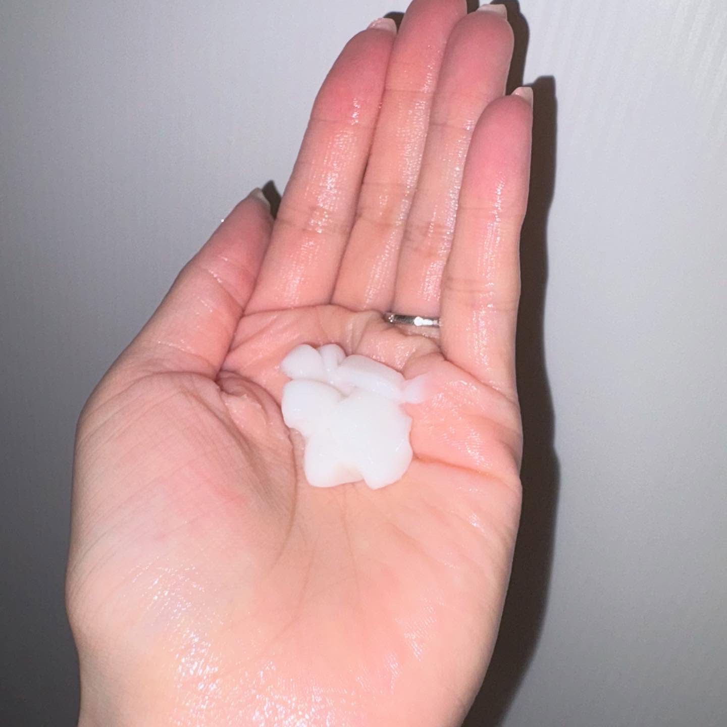 ストレートシャンプー/ストレートトリートメント ホワイトブロッサムの香り/Straine/市販シャンプーを使ったクチコミ（3枚目）