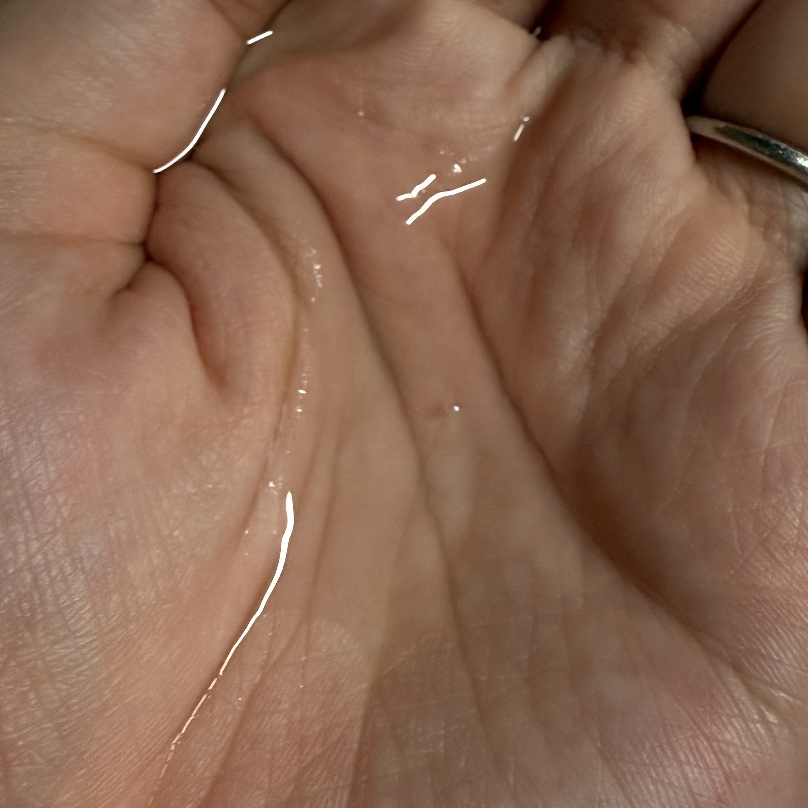 エッセンシャル プレミアム ウォータートリートメント EXスムース NewJeans×MURAKAMI スペシャルデザイン/エッセンシャル/アウトバストリートメントを使ったクチコミ（2枚目）