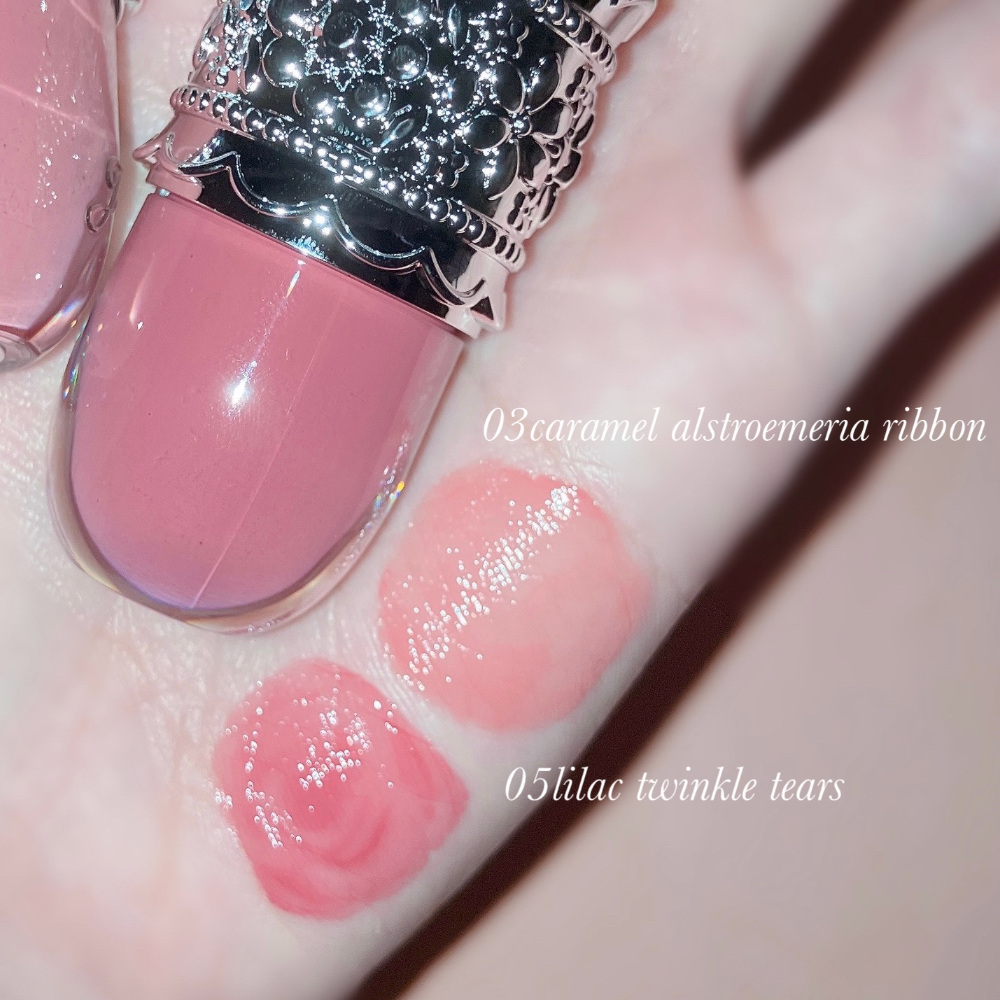 リップラッカー　ブルーミングガーランド/JILL STUART/口紅を使ったクチコミ（3枚目）