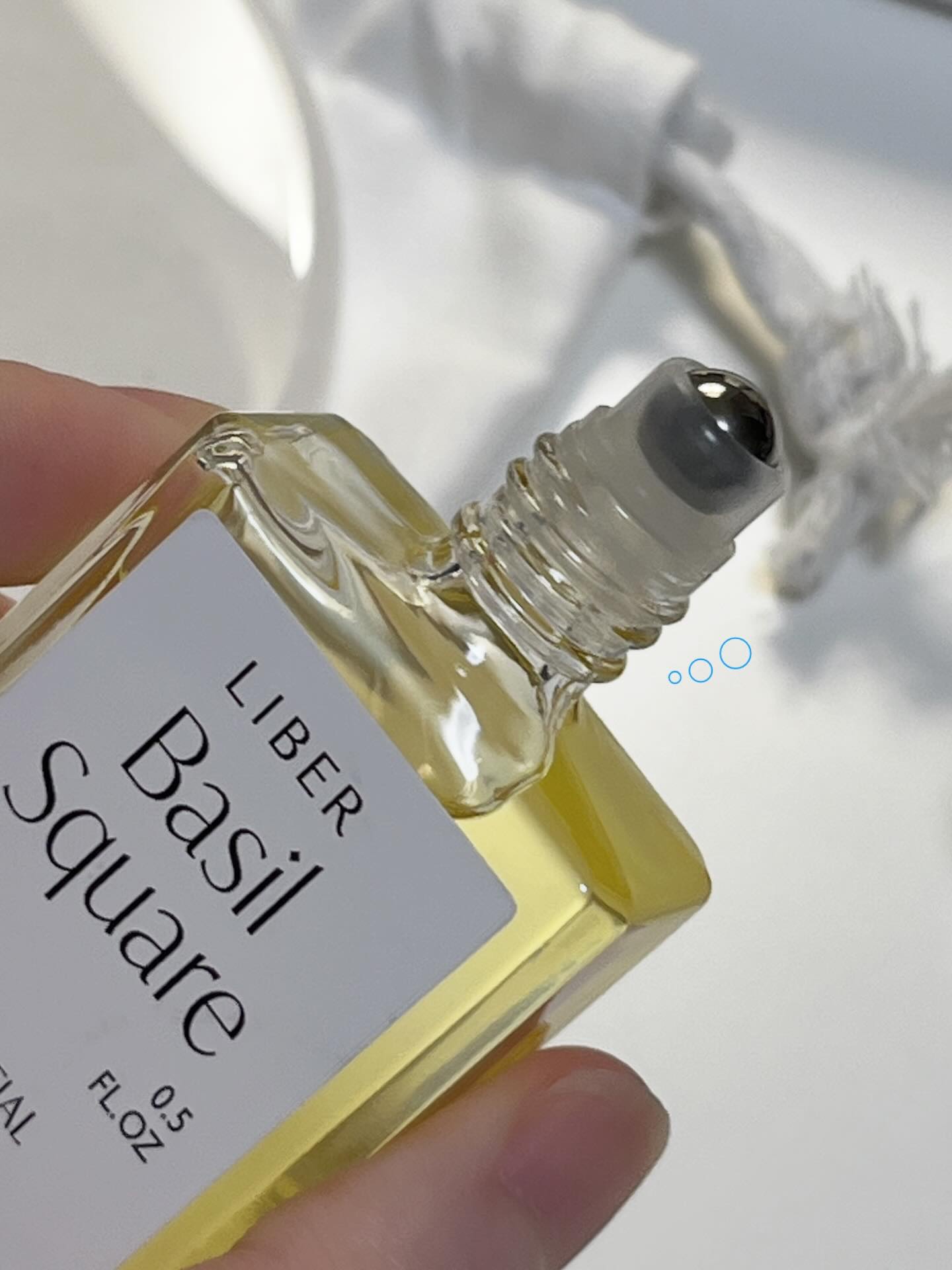 試してみた】LIBER バジルスクエア エッセンシャルロールオンのリアル