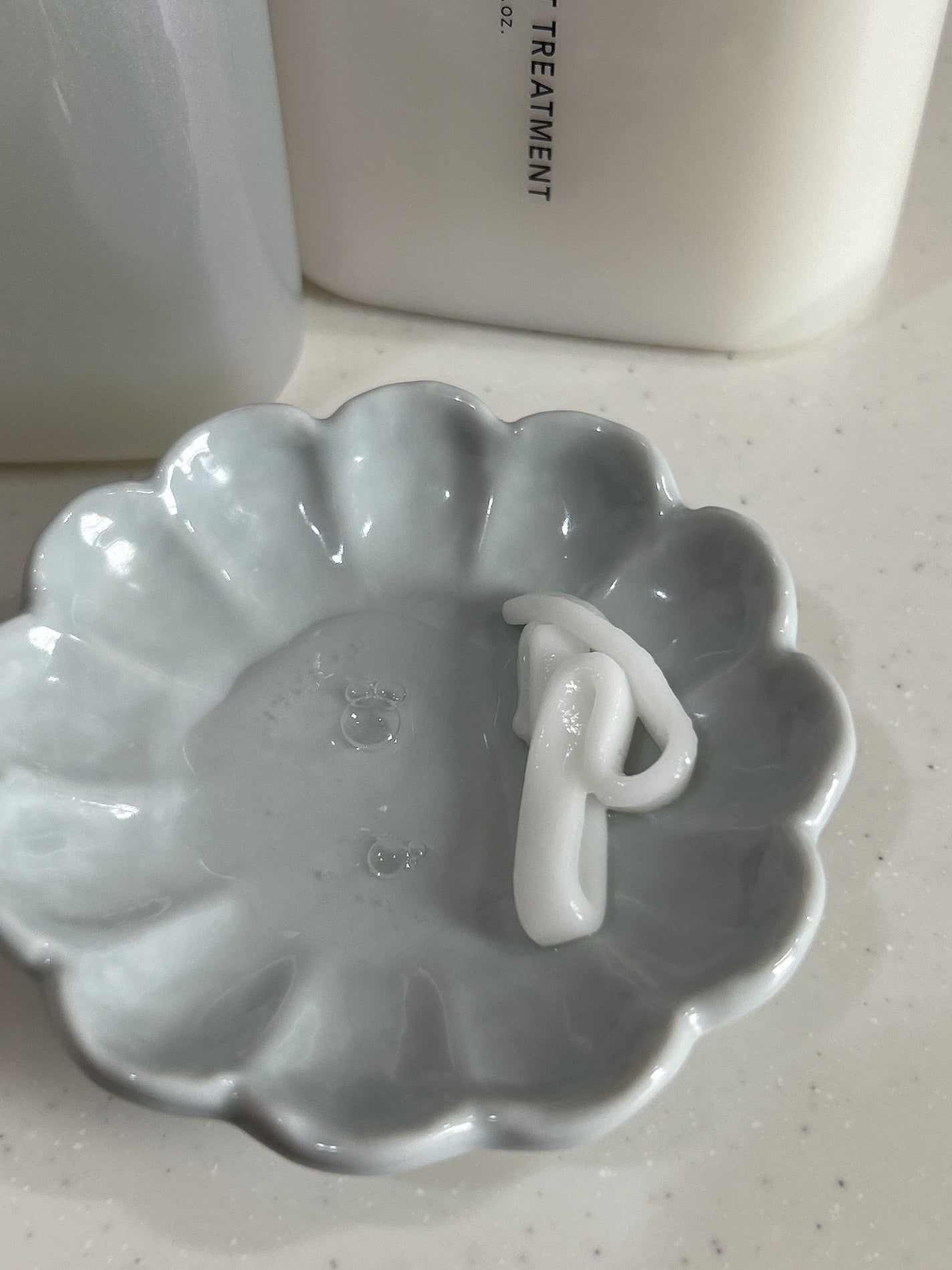 ストレートシャンプー/ストレートトリートメント ホワイトブロッサムの香り/Straine/市販シャンプーを使ったクチコミ(3枚目)