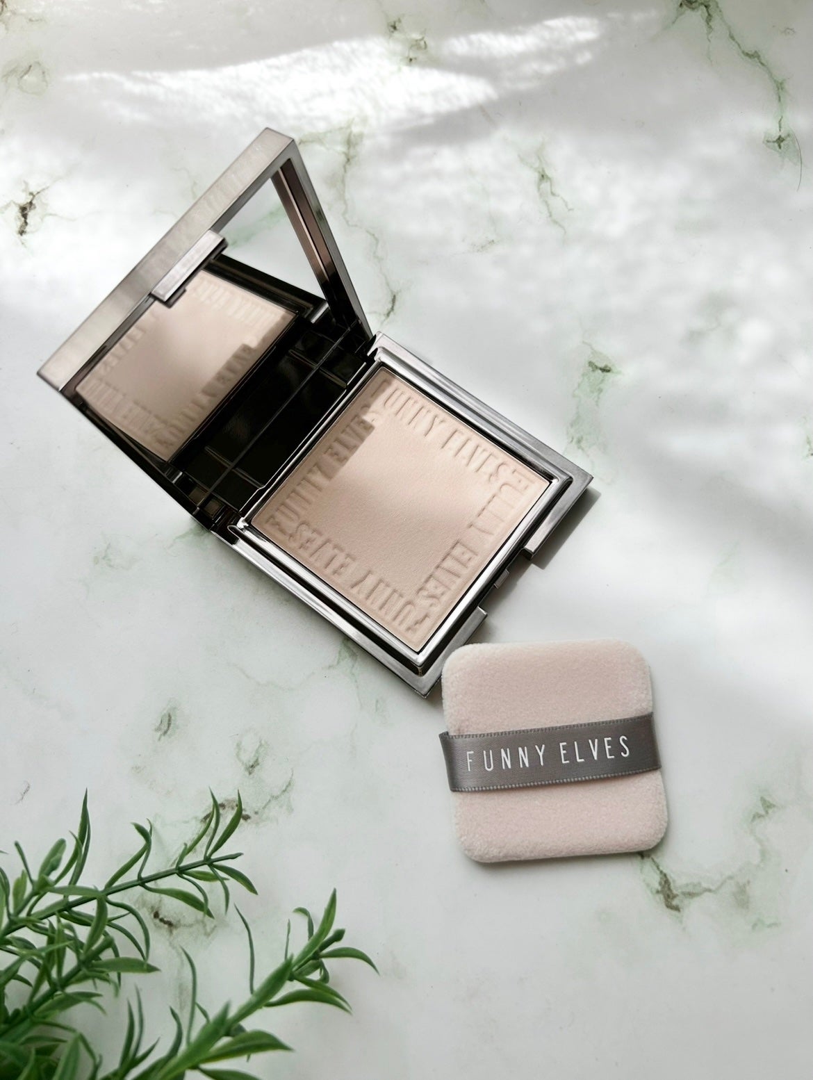 ソフトマットプレストパウダー/FUNNY ELVES方里/プレストパウダーを使ったクチコミ(1枚目)