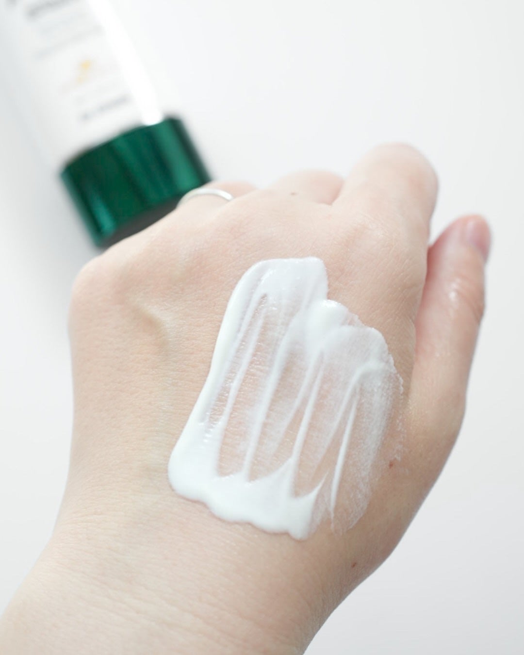 アンティバック ダーマライトサンエッセンス SPF50+ PA+++/Dr.Oracle/日焼け止めローションを使ったクチコミ(4枚目)