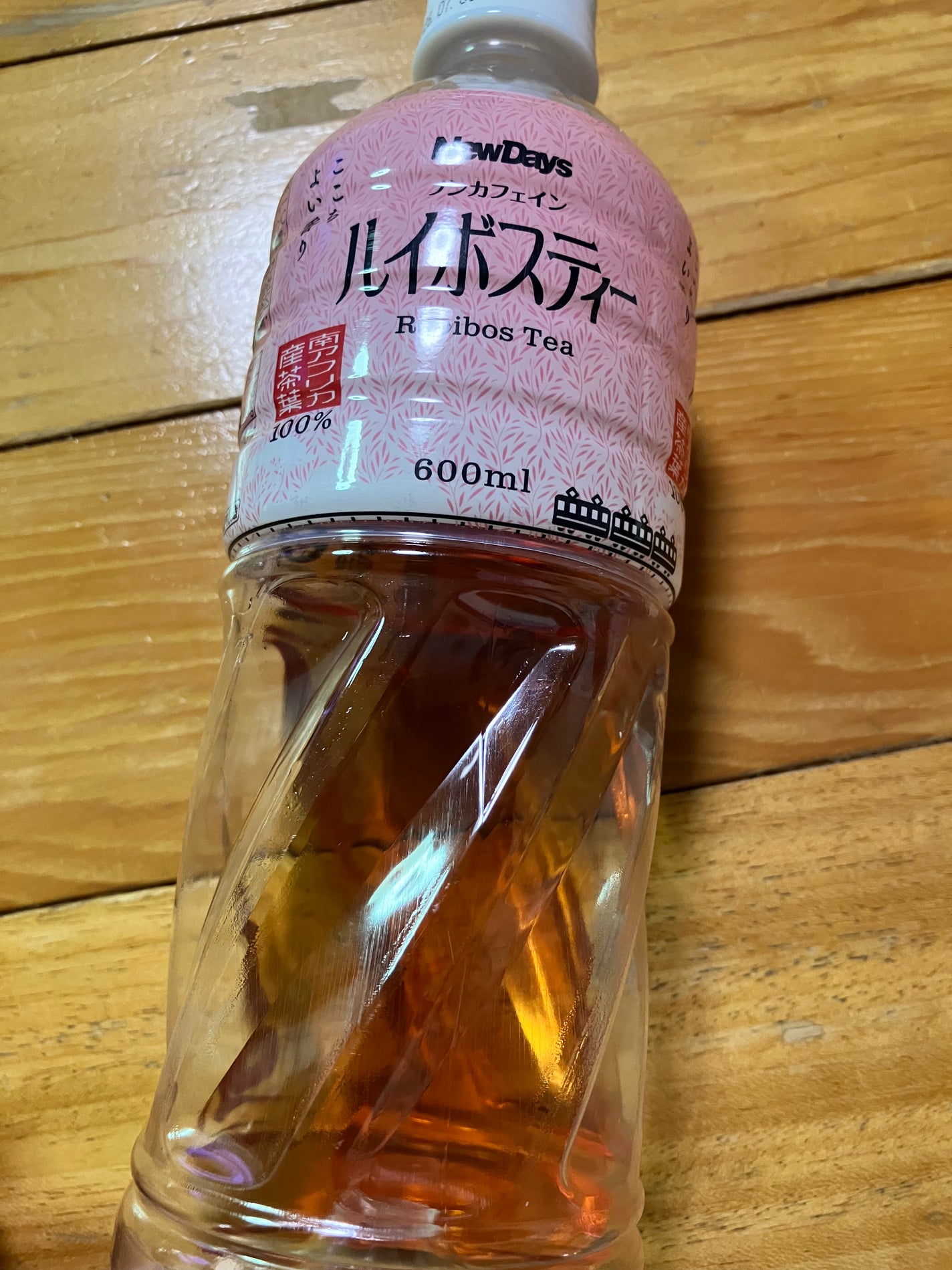 底見えコスメのぷいぷい on LIPS 「NewDaysルイボスティー駅ですぐ買えるし、600mlだし良..」(1枚目)