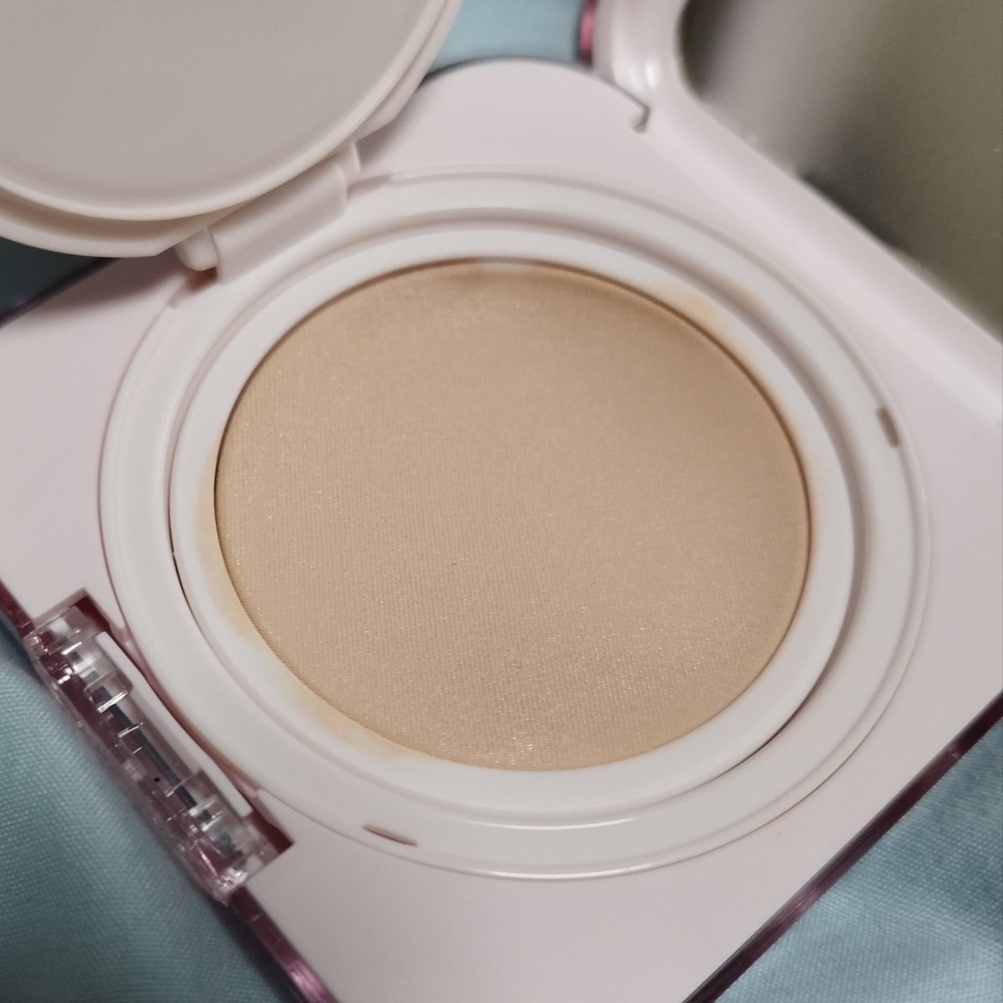 キルカバー メッシュ グロウ エッセンシャル クッション/CLIO/クッションファンデーションを使ったクチコミ(4枚目)