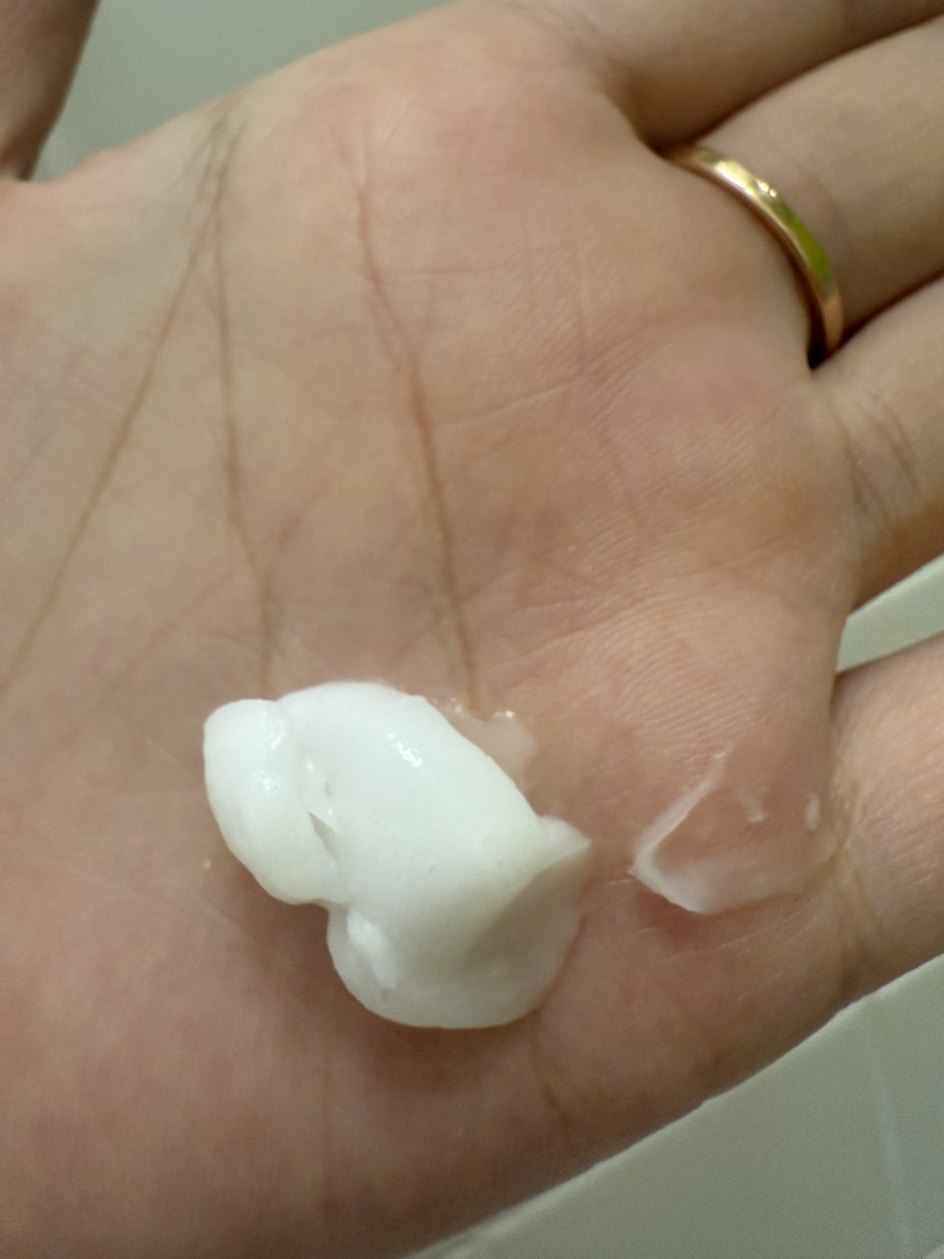 ストレートシャンプー/ストレートトリートメント ホワイトブロッサムの香り/Straine/市販シャンプーを使ったクチコミ（2枚目）