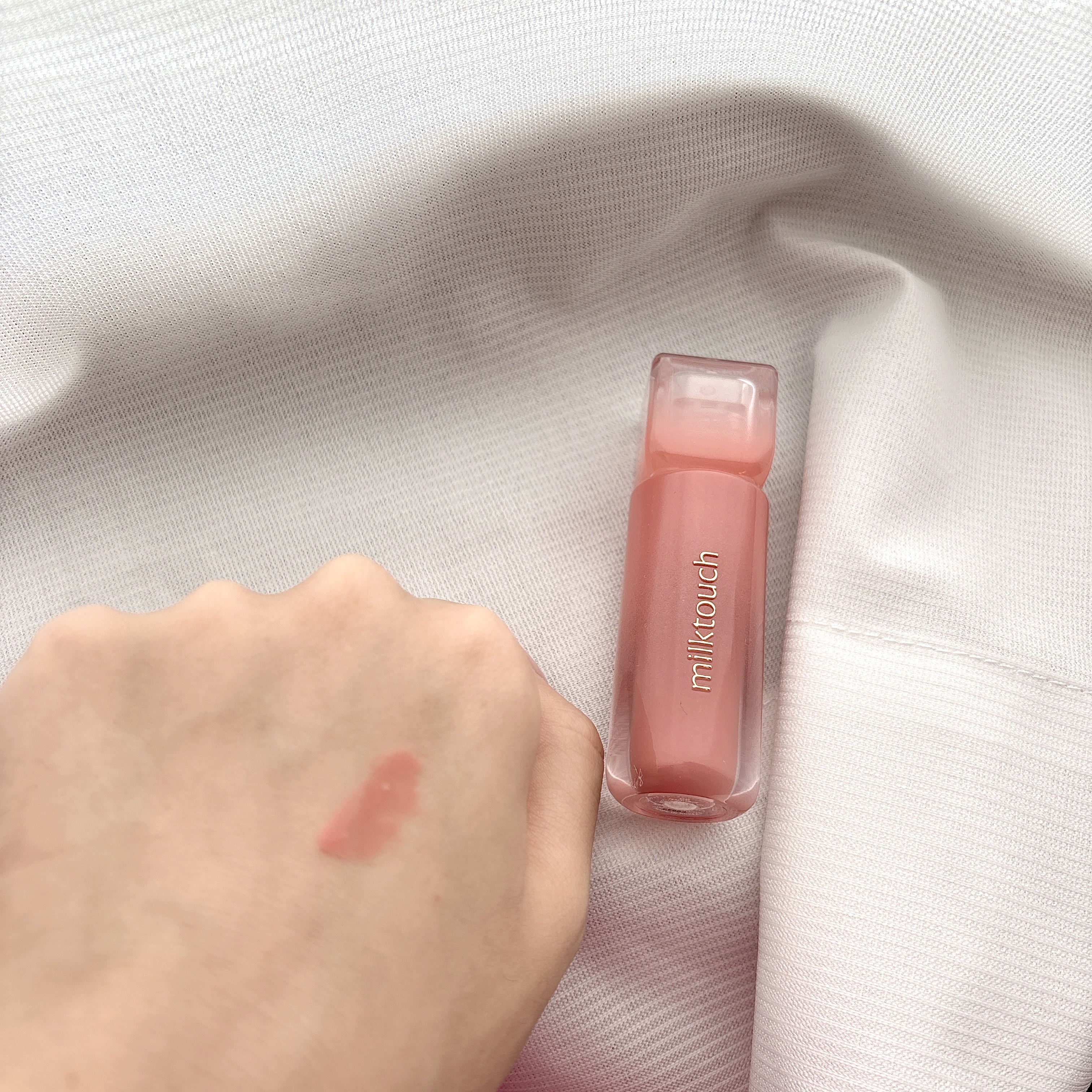 デューステインシアーリップグロス 05 ピーチドロップ/Milk Touch/リップグロスを使ったクチコミ（3枚目）