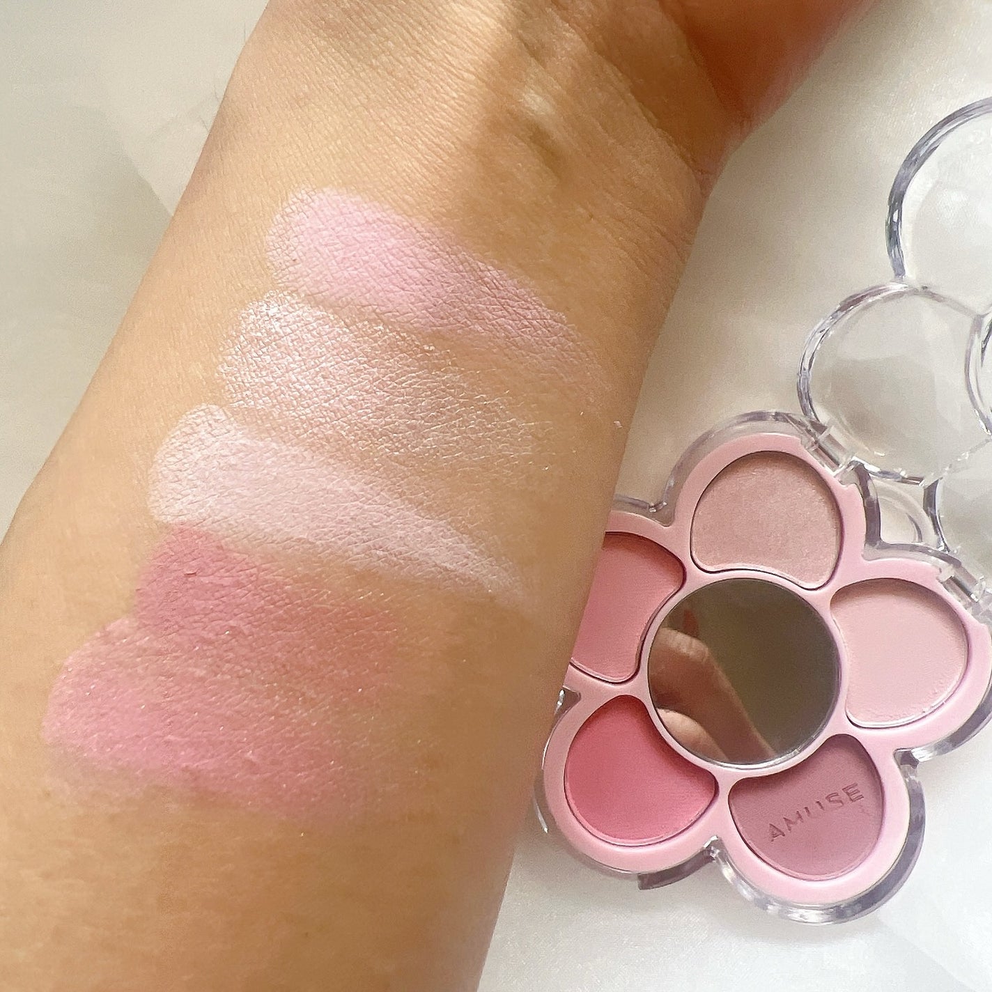 フローラアイパレット/AMUSE/アイシャドウを使ったクチコミ(5枚目)
