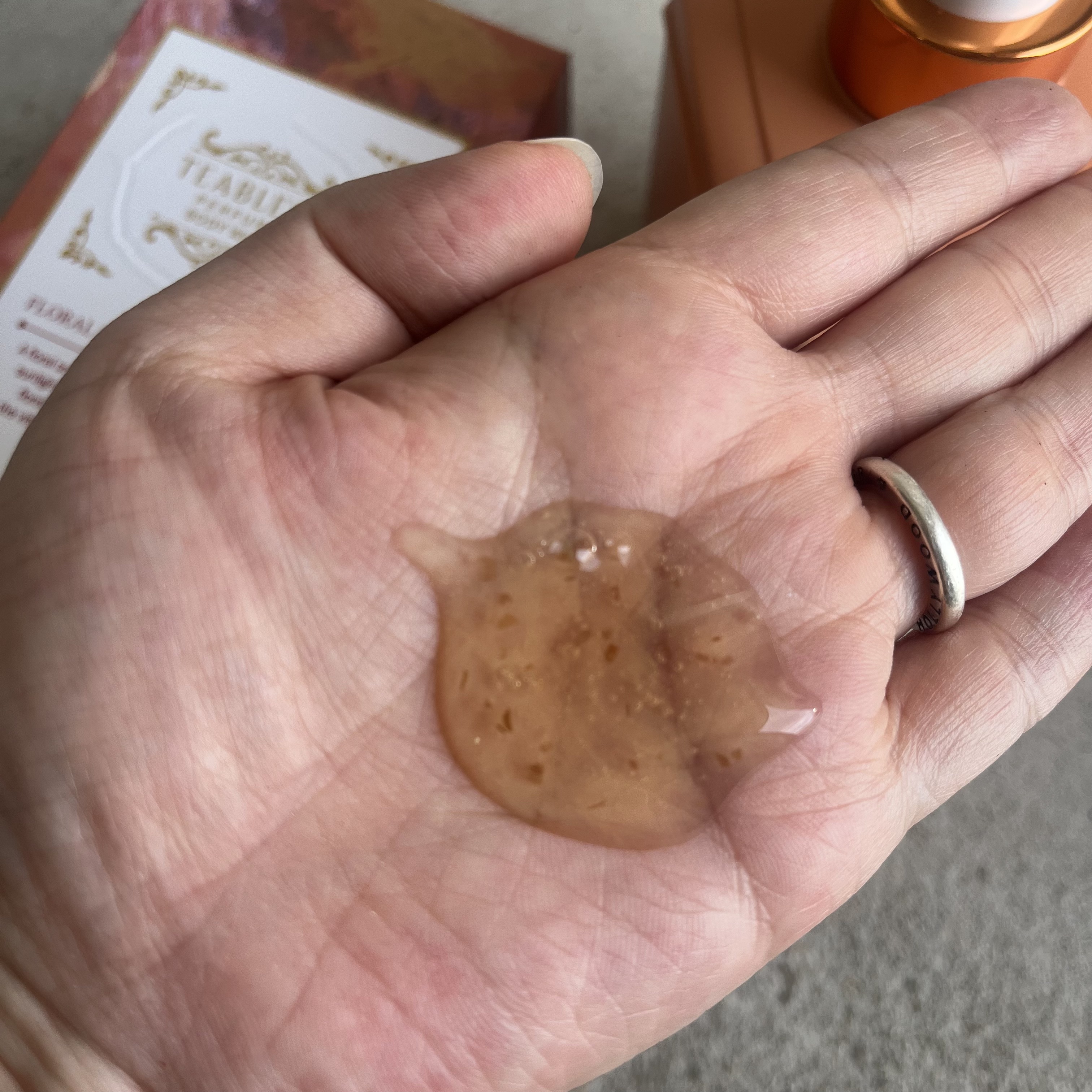 フローラル メドウ スイートティー  パフュームボディソープ/TEABLESS/ボディソープを使ったクチコミ（2枚目）